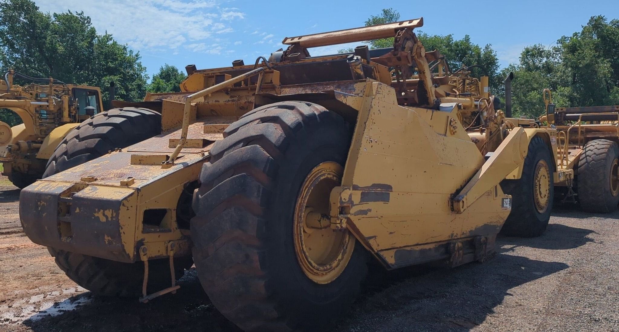 gallery 1995 Caterpillar 623F Elevating Scraper
