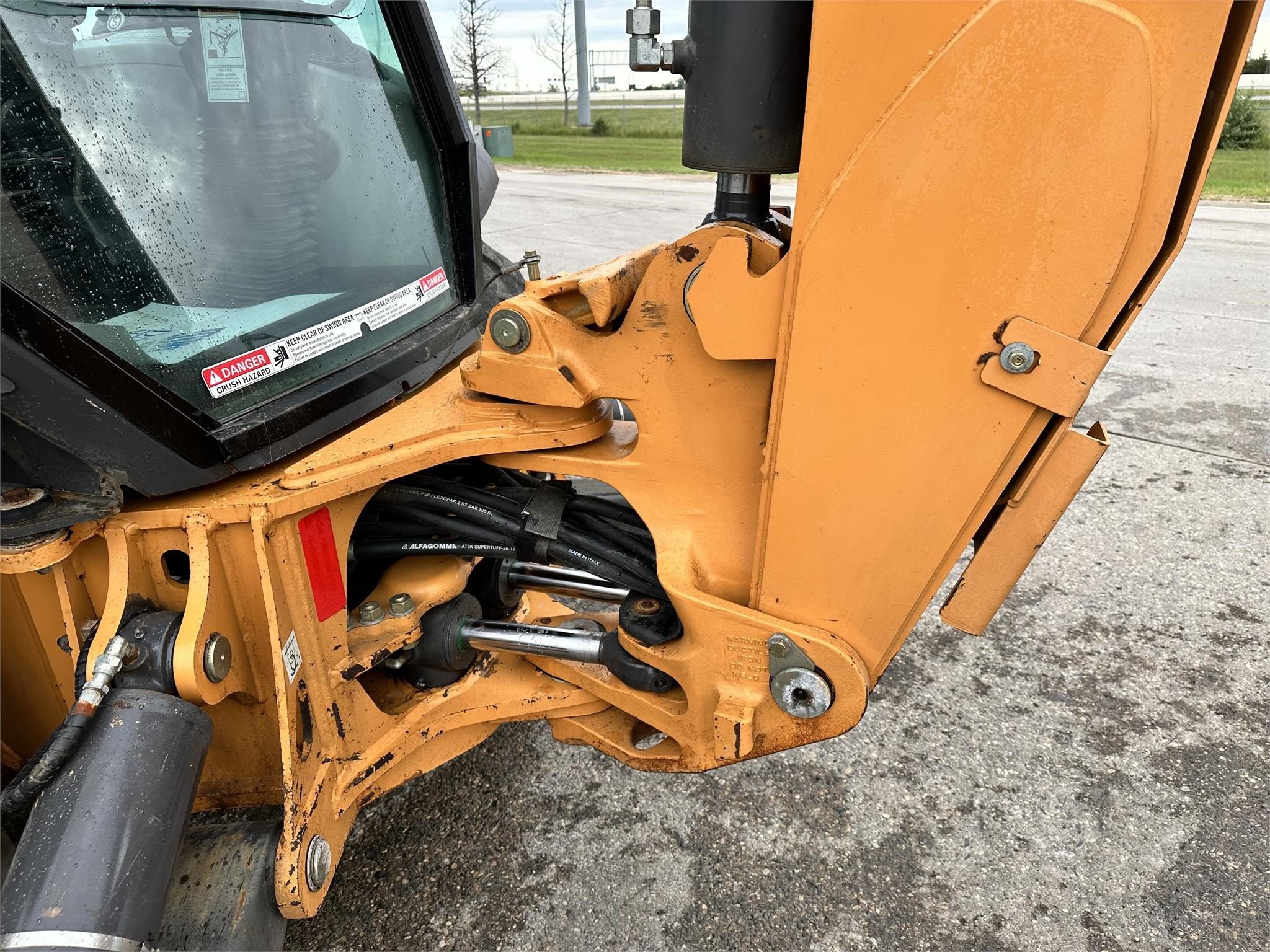 gallery 2019 Case 590SN 4x4 Backhoe Loader