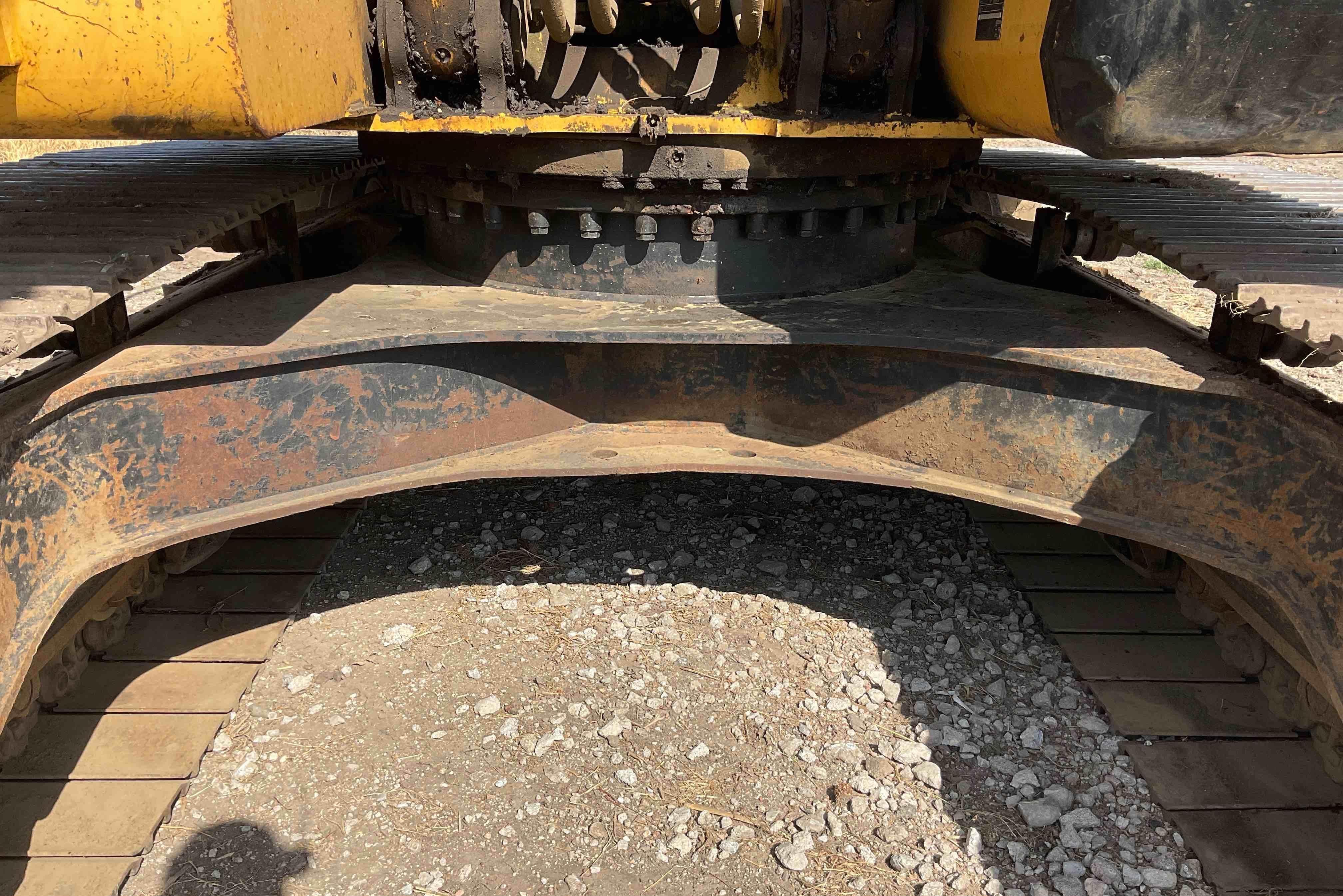 gallery 2004 Caterpillar 320CLU Excavator