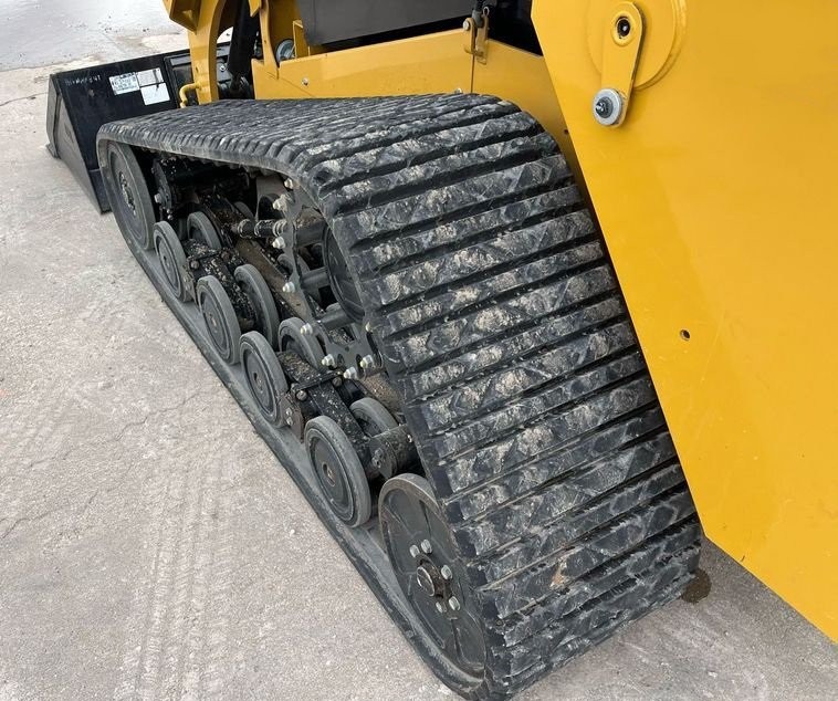 gallery 2015 Caterpillar 277D tracked skid steer loader