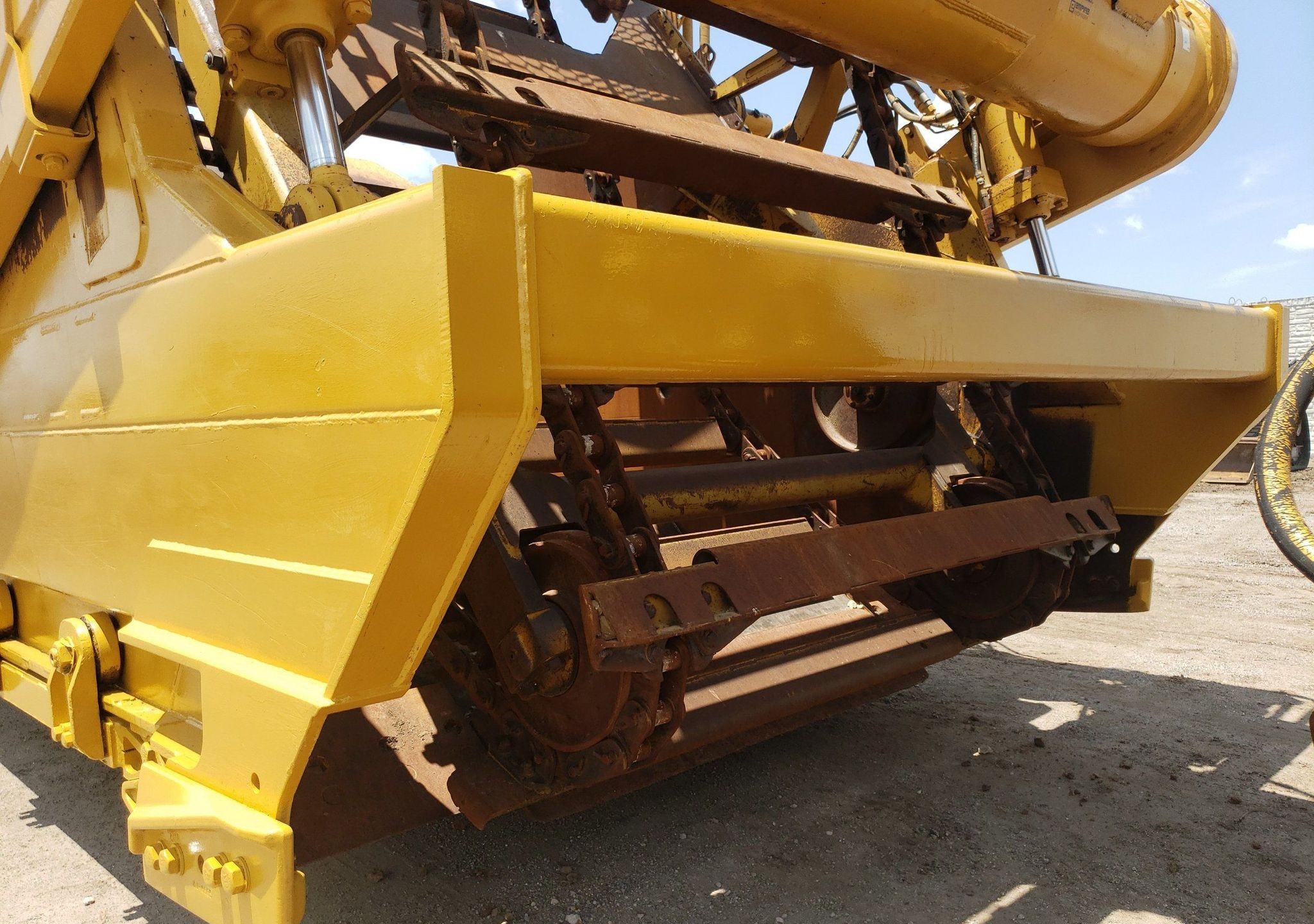 gallery 2006 Caterpillar 615C elevating scraper
