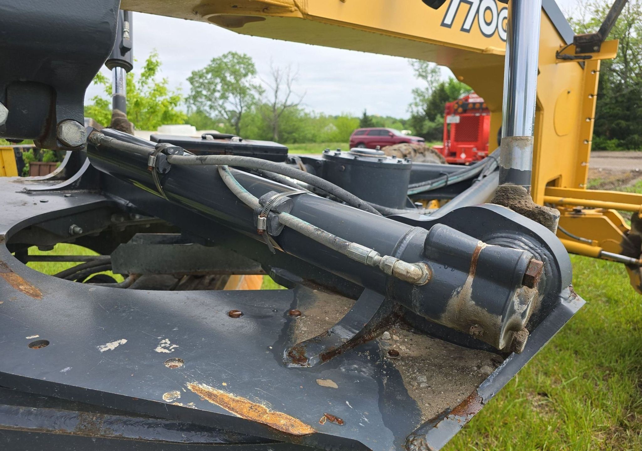 gallery 2013 John Deere 770G motor grader