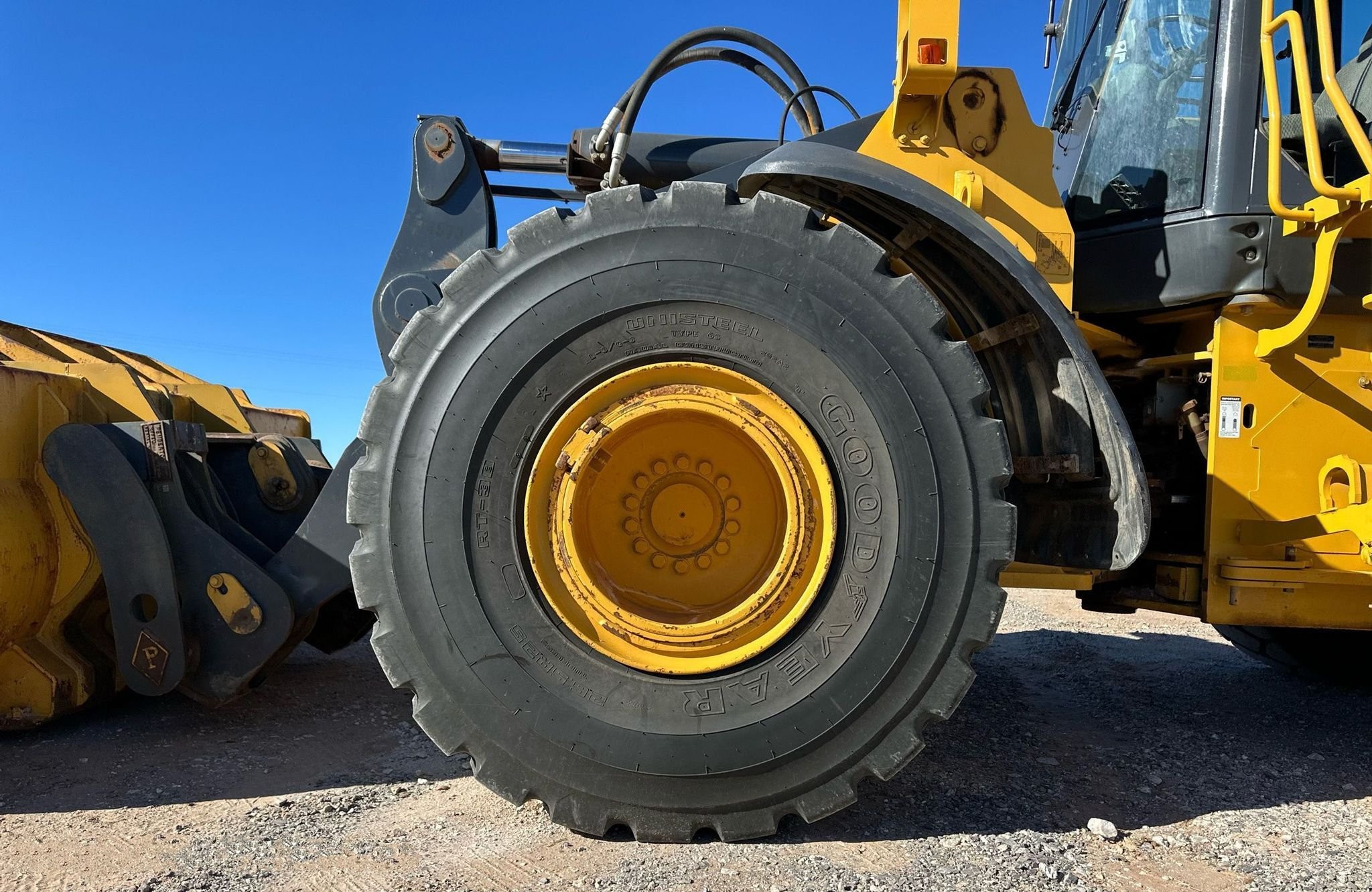 gallery 2012 John Deere 744K wheel loader