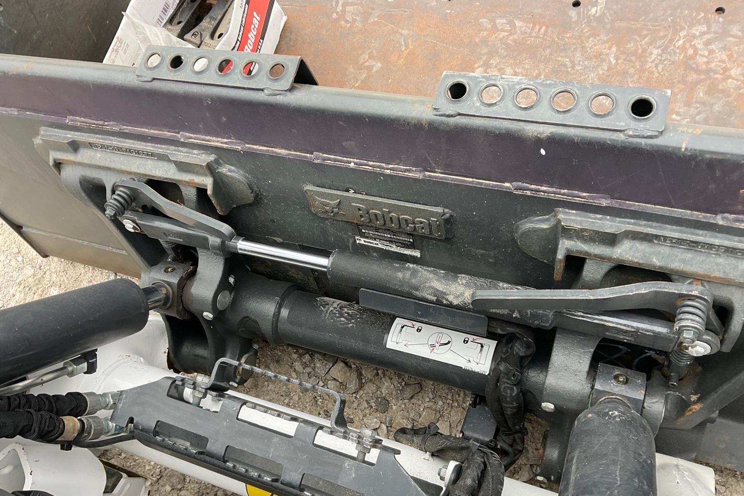 gallery 2021 Bobcat T76 R-Series Compact Track Loader