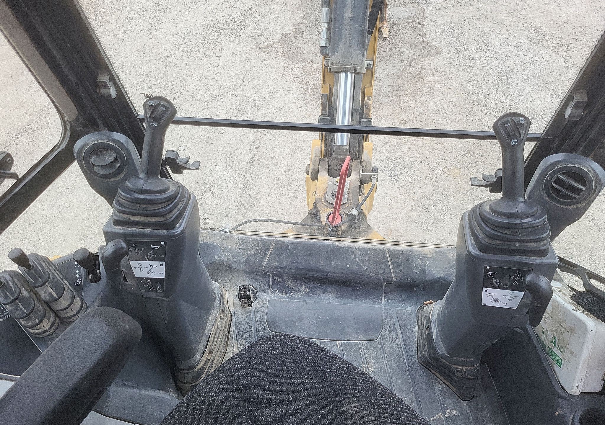 gallery 2018 Caterpillar 420F2 backhoe