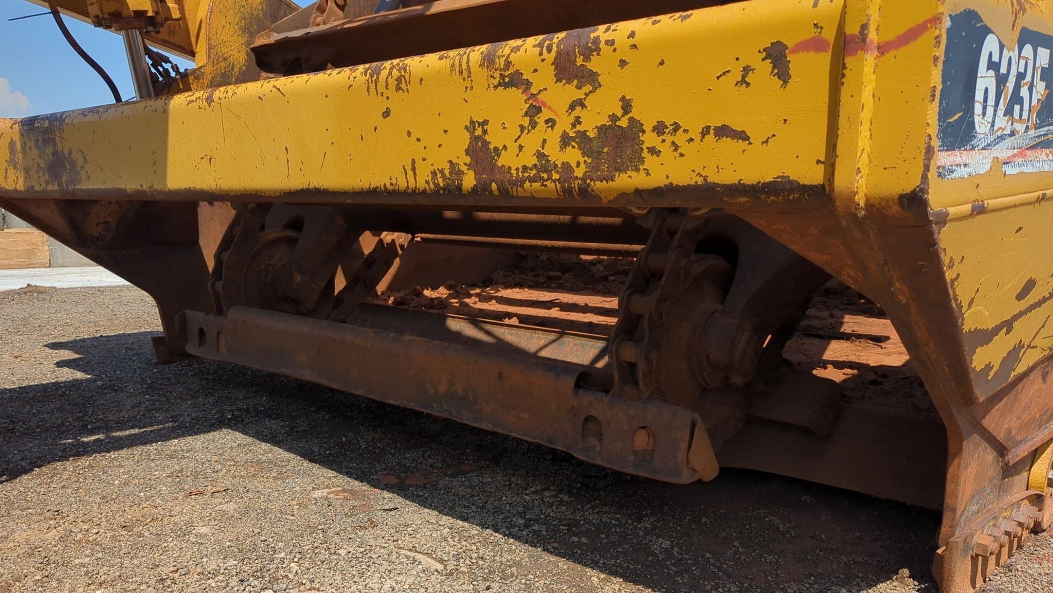 gallery 1995 Caterpillar 623F Elevating Scraper