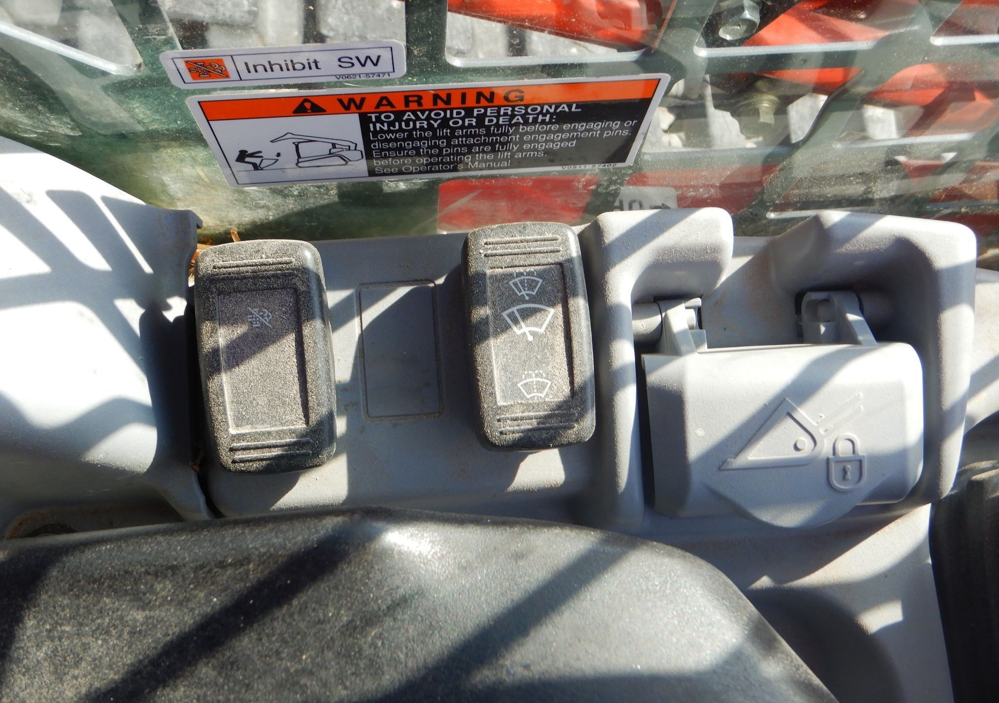 gallery 2015 Kubota SVL90-2 skid steer