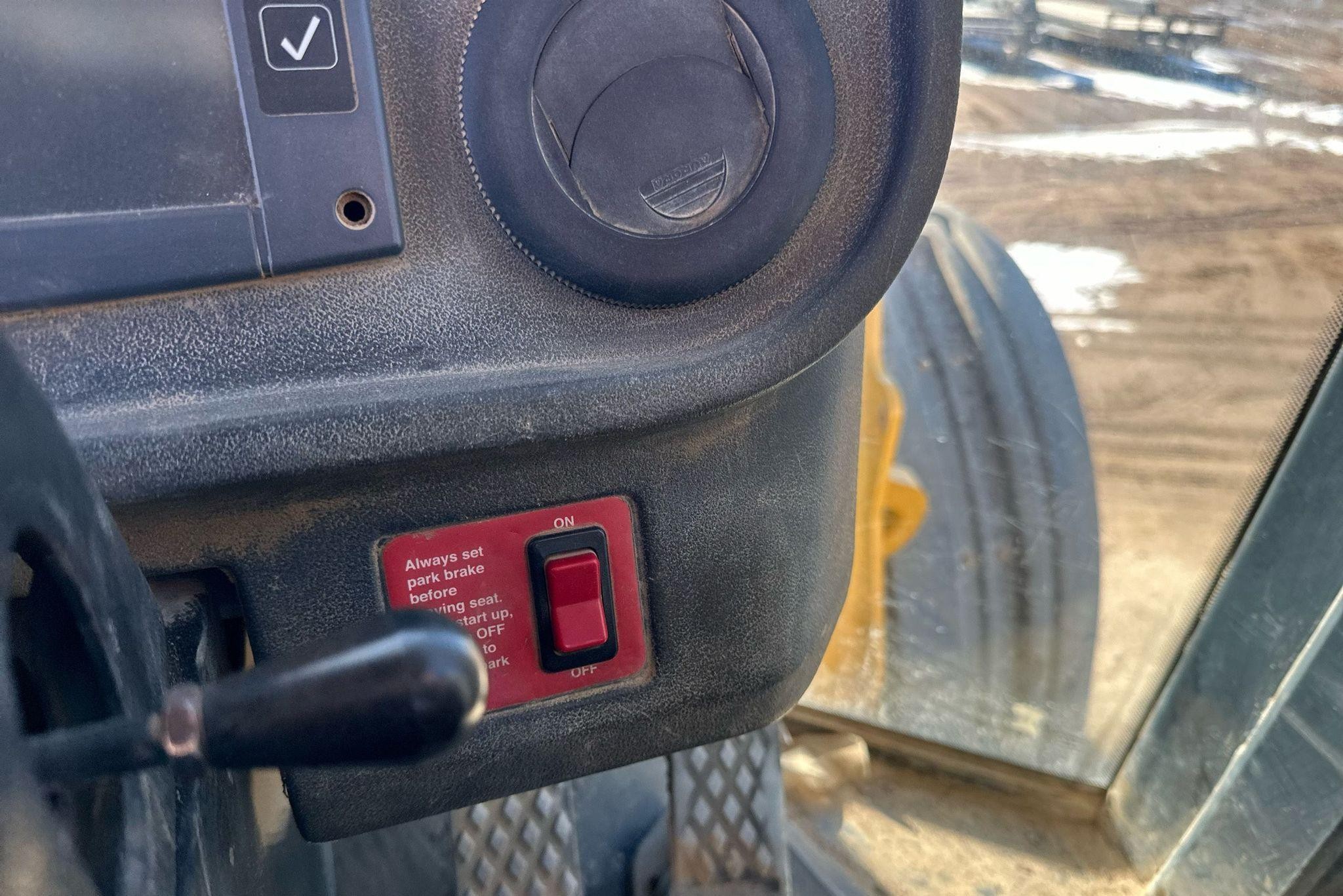 gallery 2006 John Deere 844J wheel loader