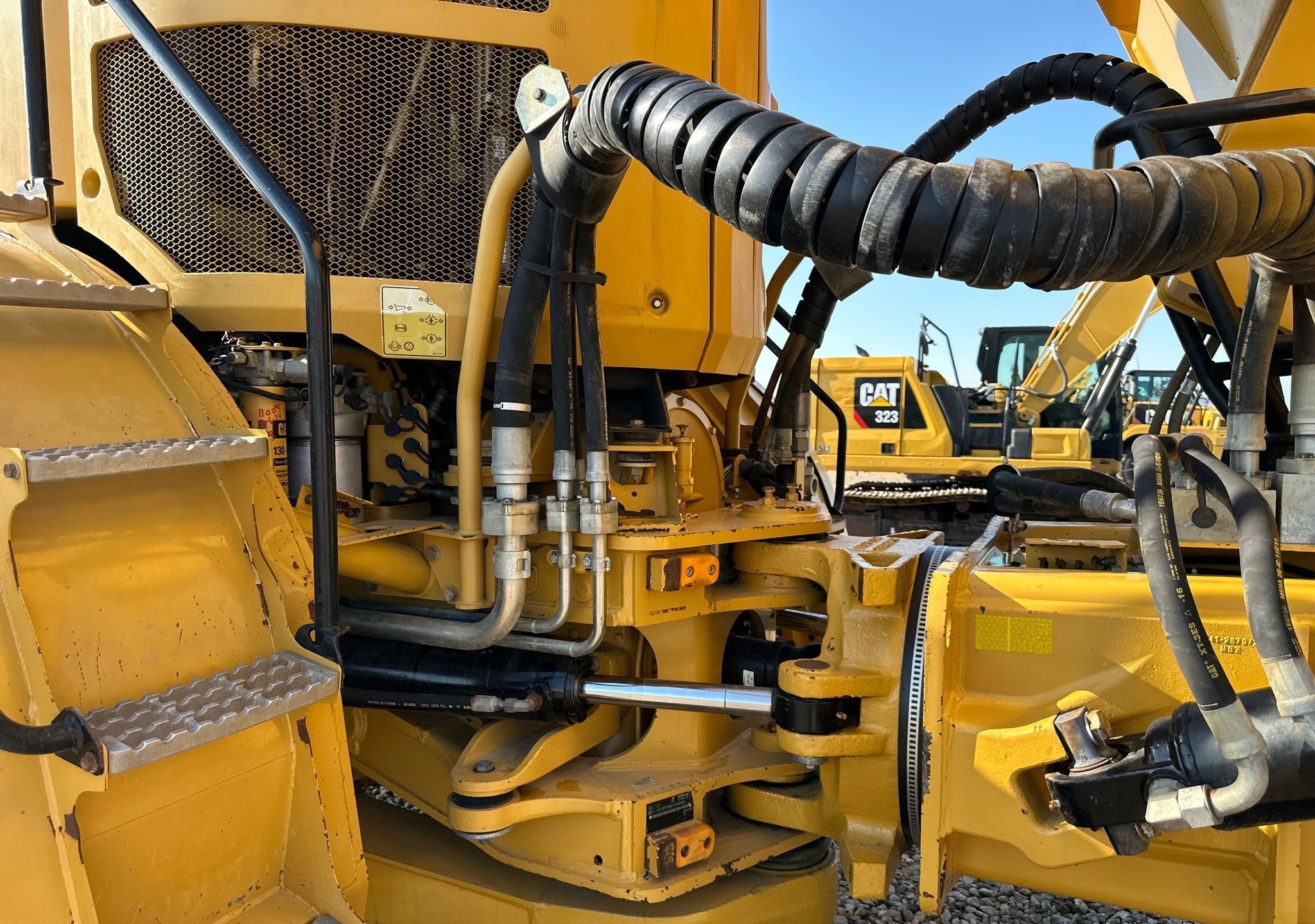 gallery 2013 Caterpillar 735B haul truck