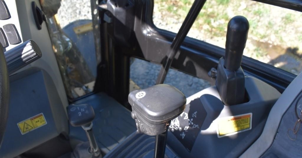 gallery 2017 CATERPILLAR 420F2 BACKHOE
