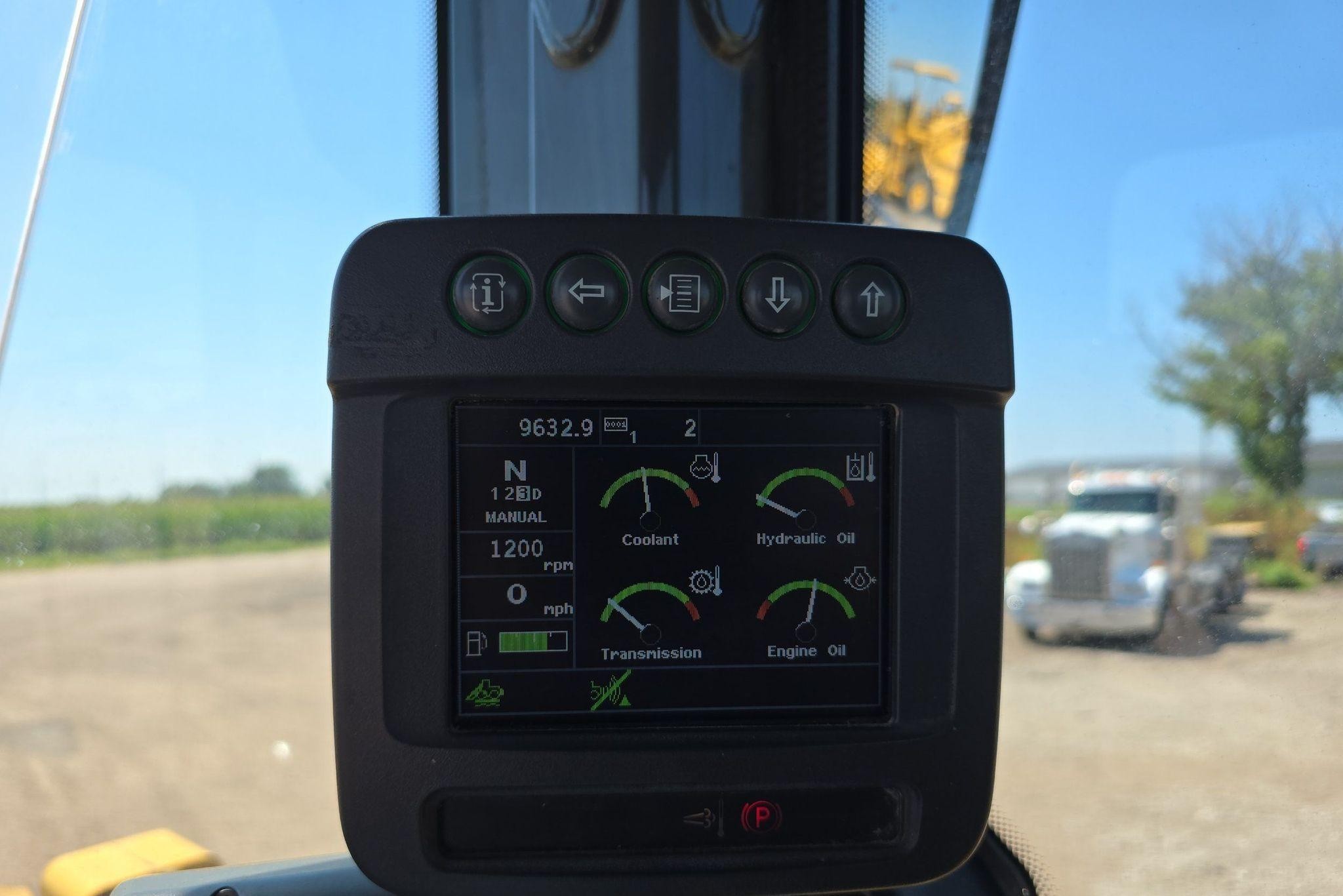 gallery 2014 John Deere 824K Wheel Loader