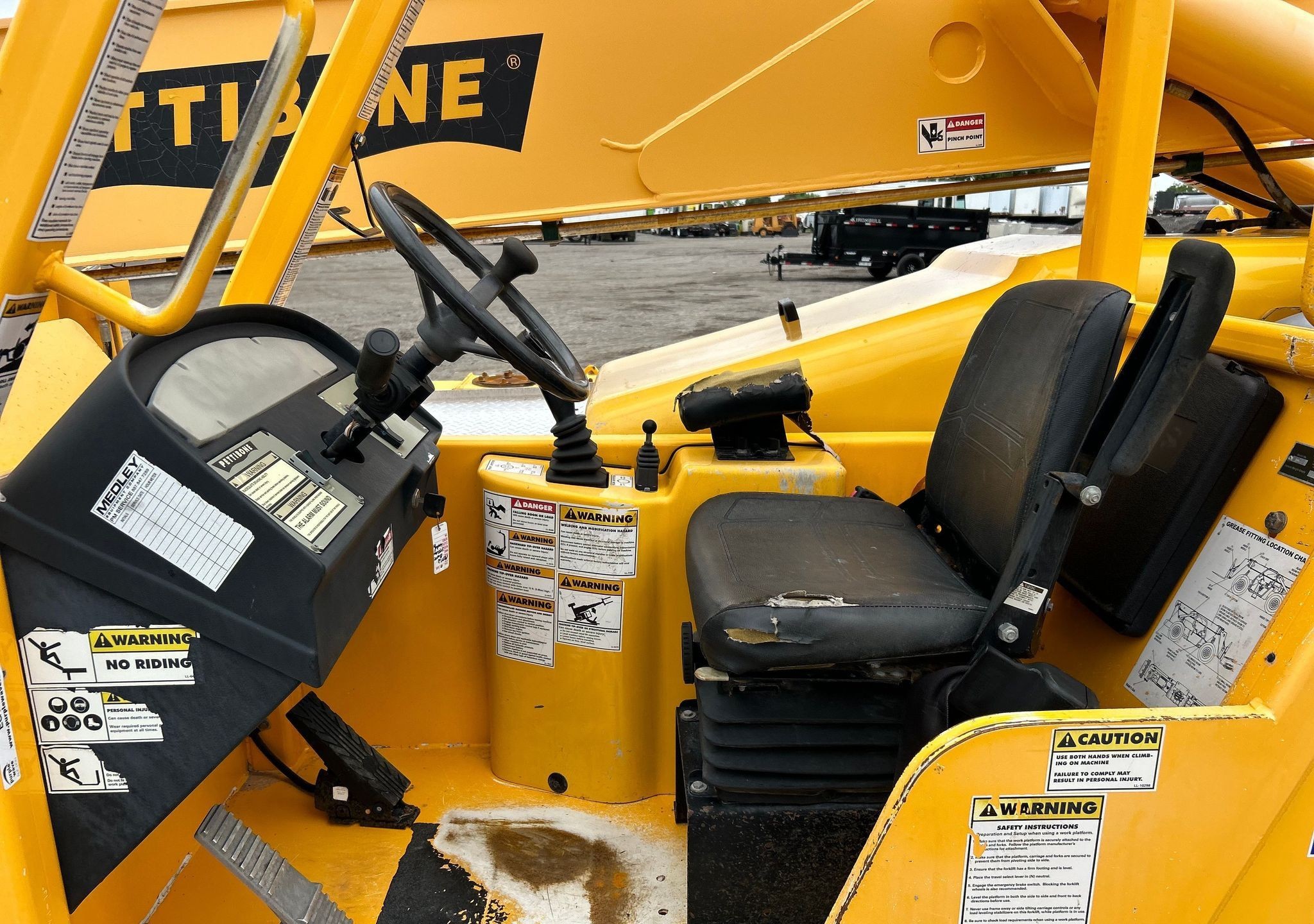gallery 2010 Pettibone 944 telehandler