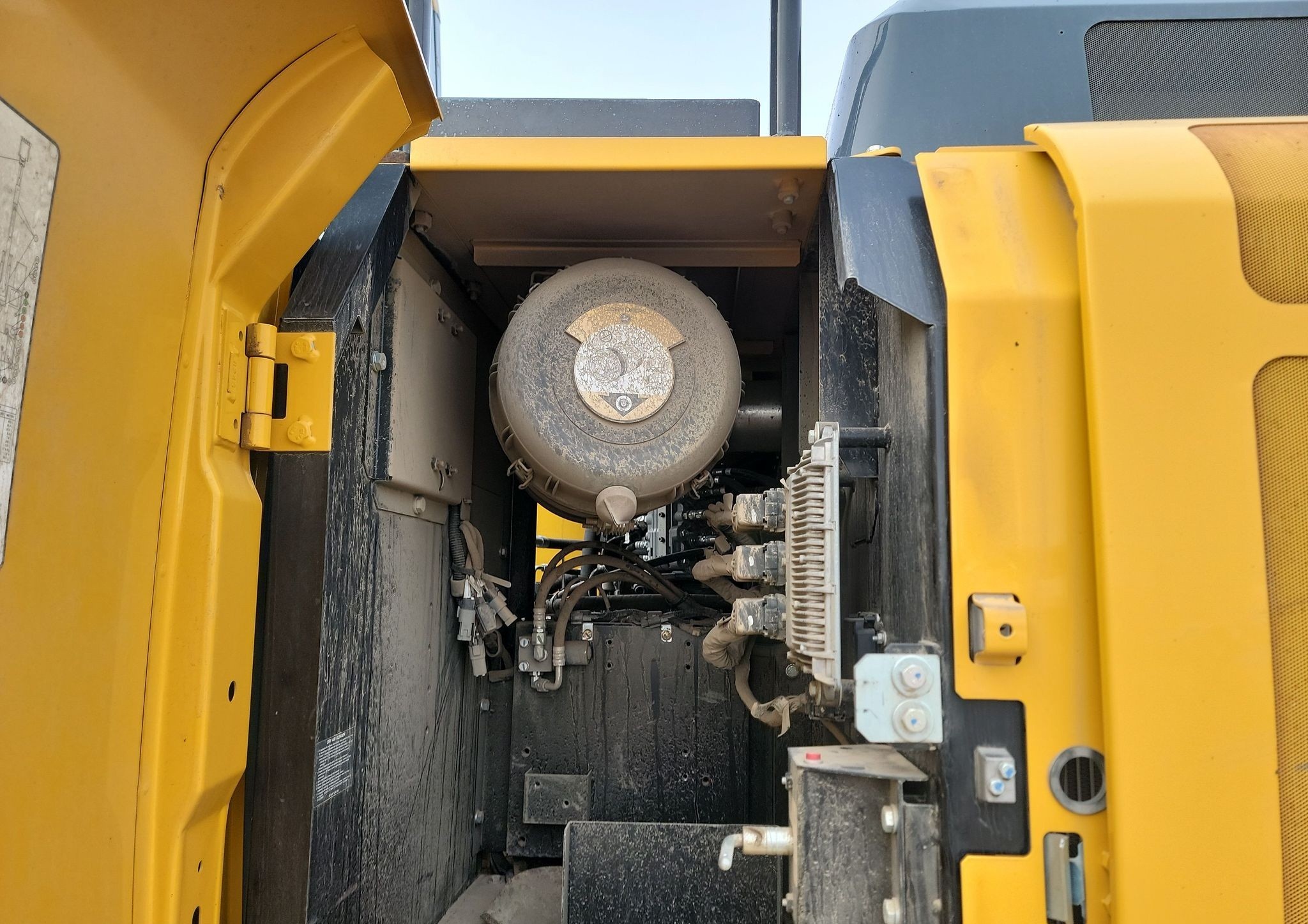 gallery 2018 John Deere 210G LC excavator