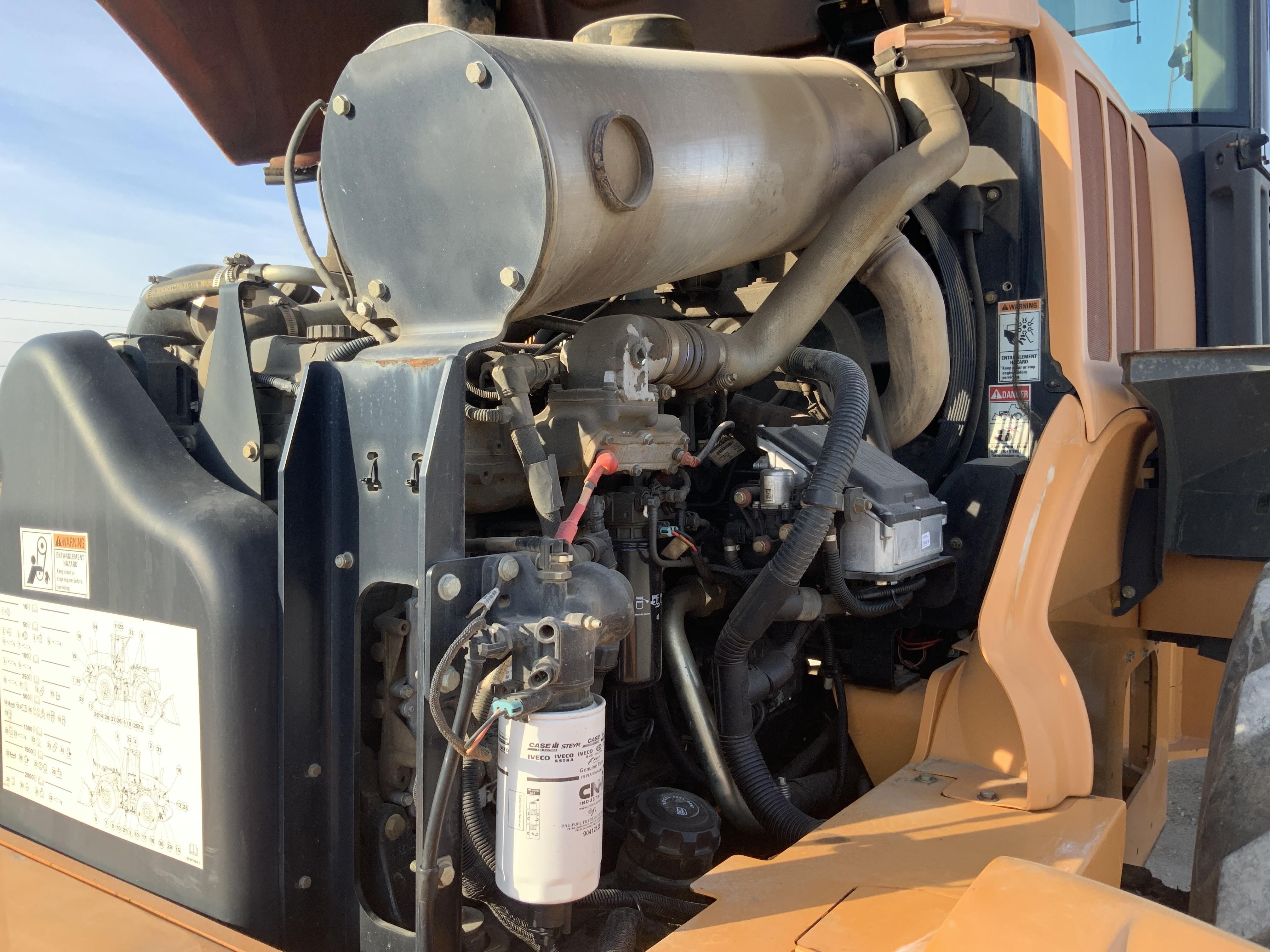 gallery 2013 Case 821F Wheel Loader