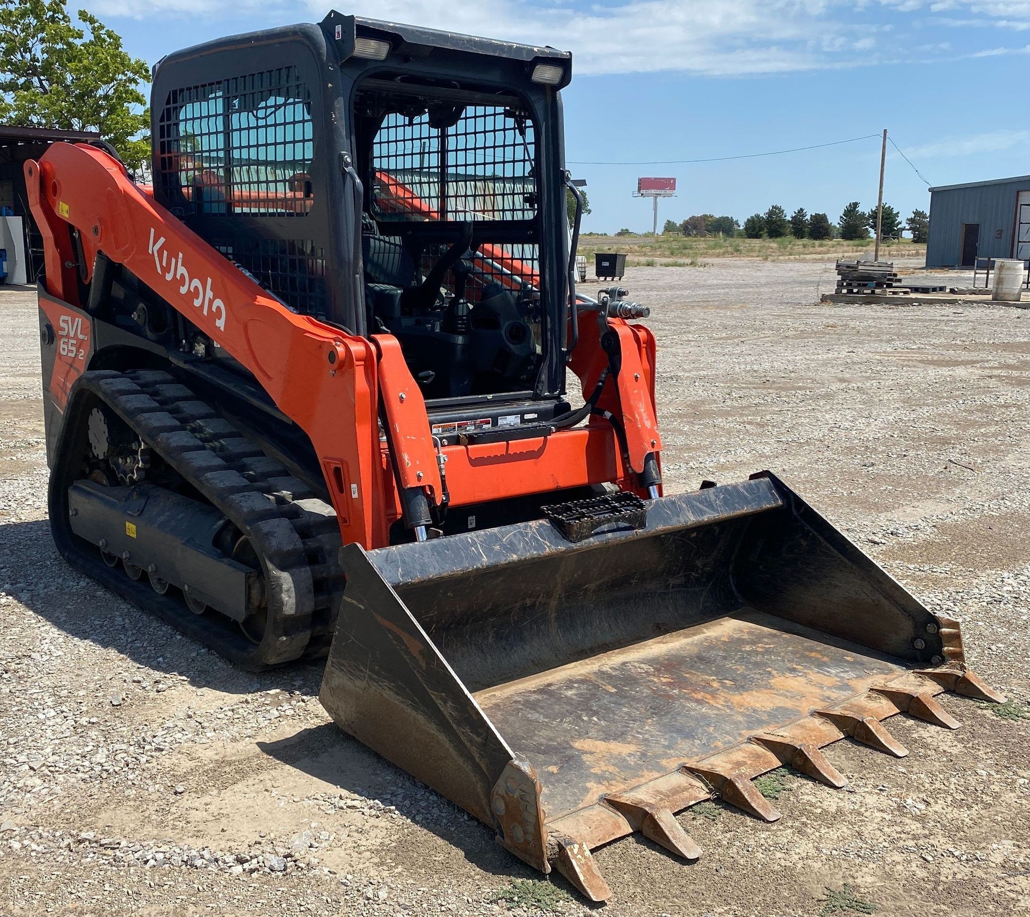 gallery 2021 Kubota SVL65-2  tracked skid steer loader