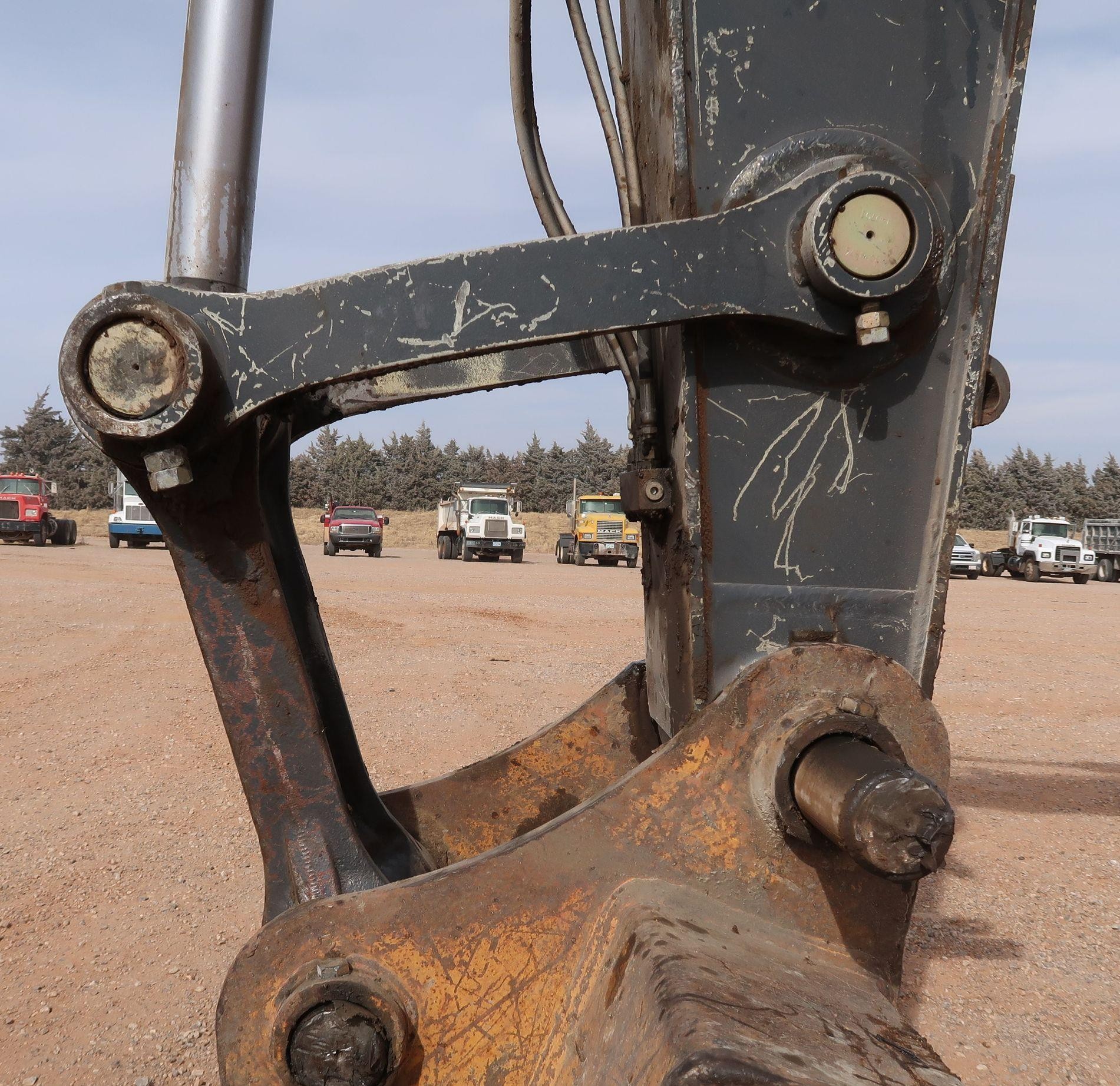 gallery 2015 John Deere 210G LC  excavator