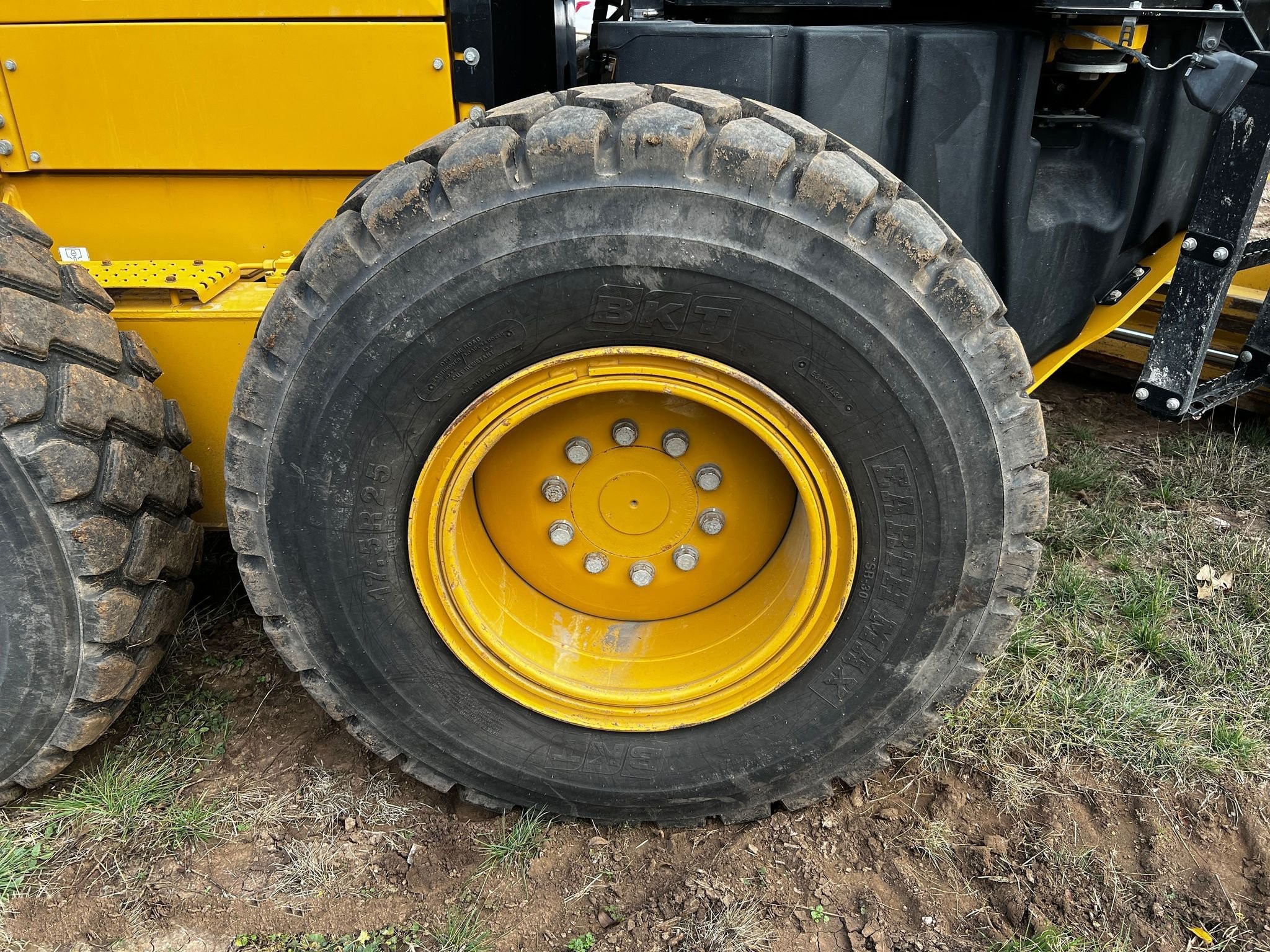 gallery 2012 Caterpillar 140M2 VHP Plus motor grader