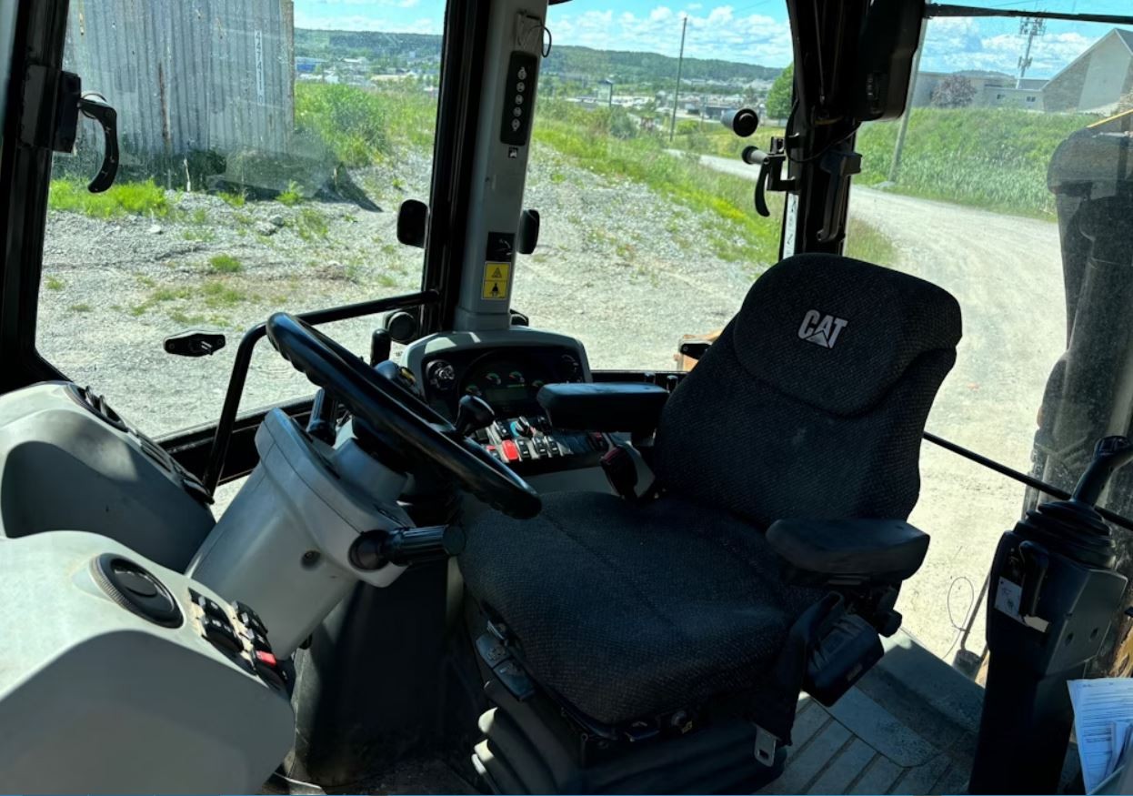 gallery 2016 Caterpillar 420F2 IT 4WD Backhoe
