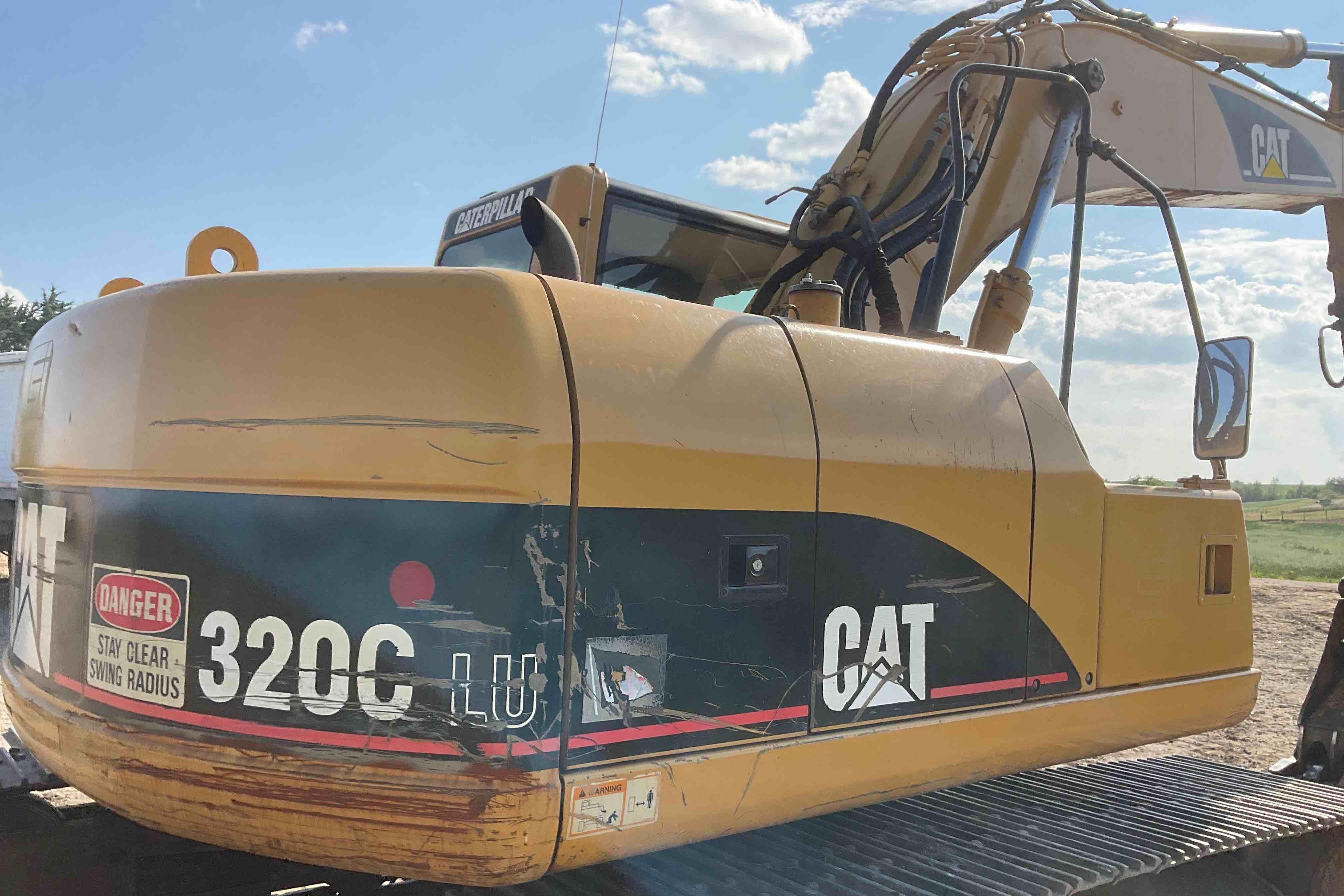 gallery 2004 Caterpillar 320CLU Excavator