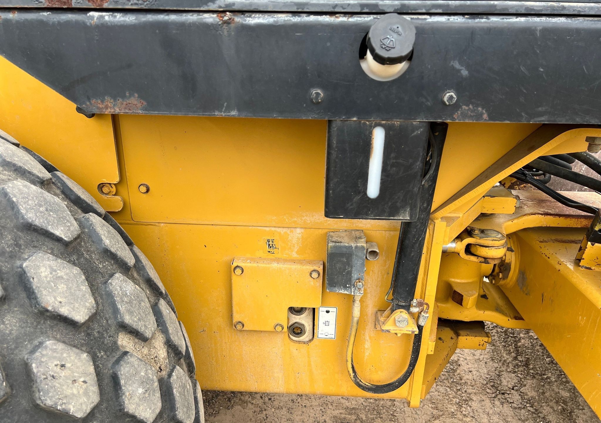 gallery 2008 Caterpillar CS56 single drum vibratory roller