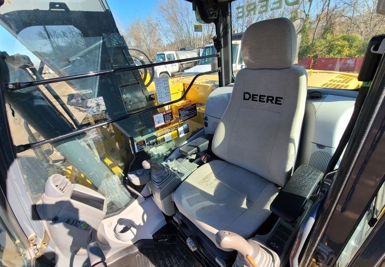 gallery 2014 John Deere 135G excavator