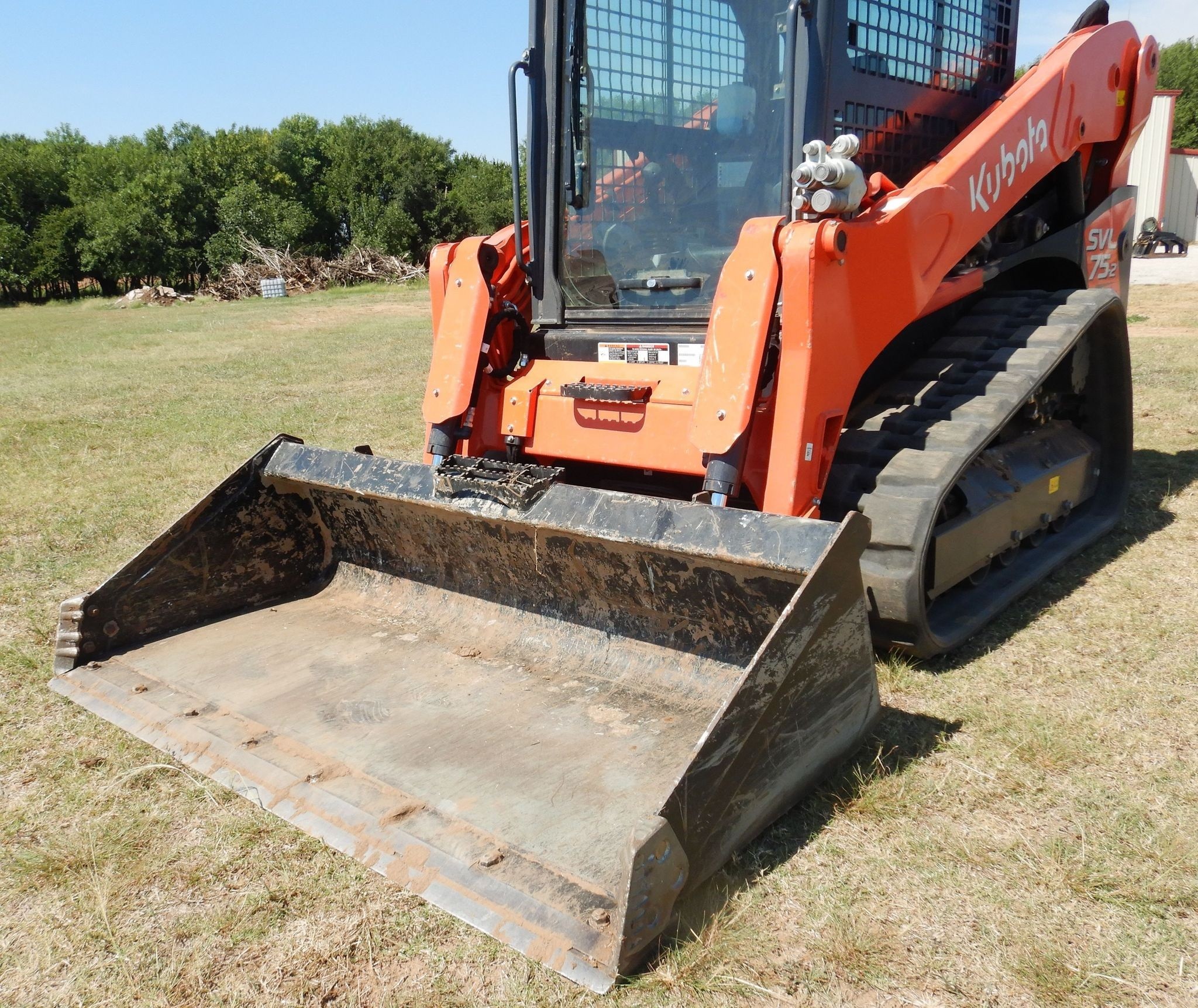 gallery 2021 Kubota SVL75-2  tracked skid steer loader