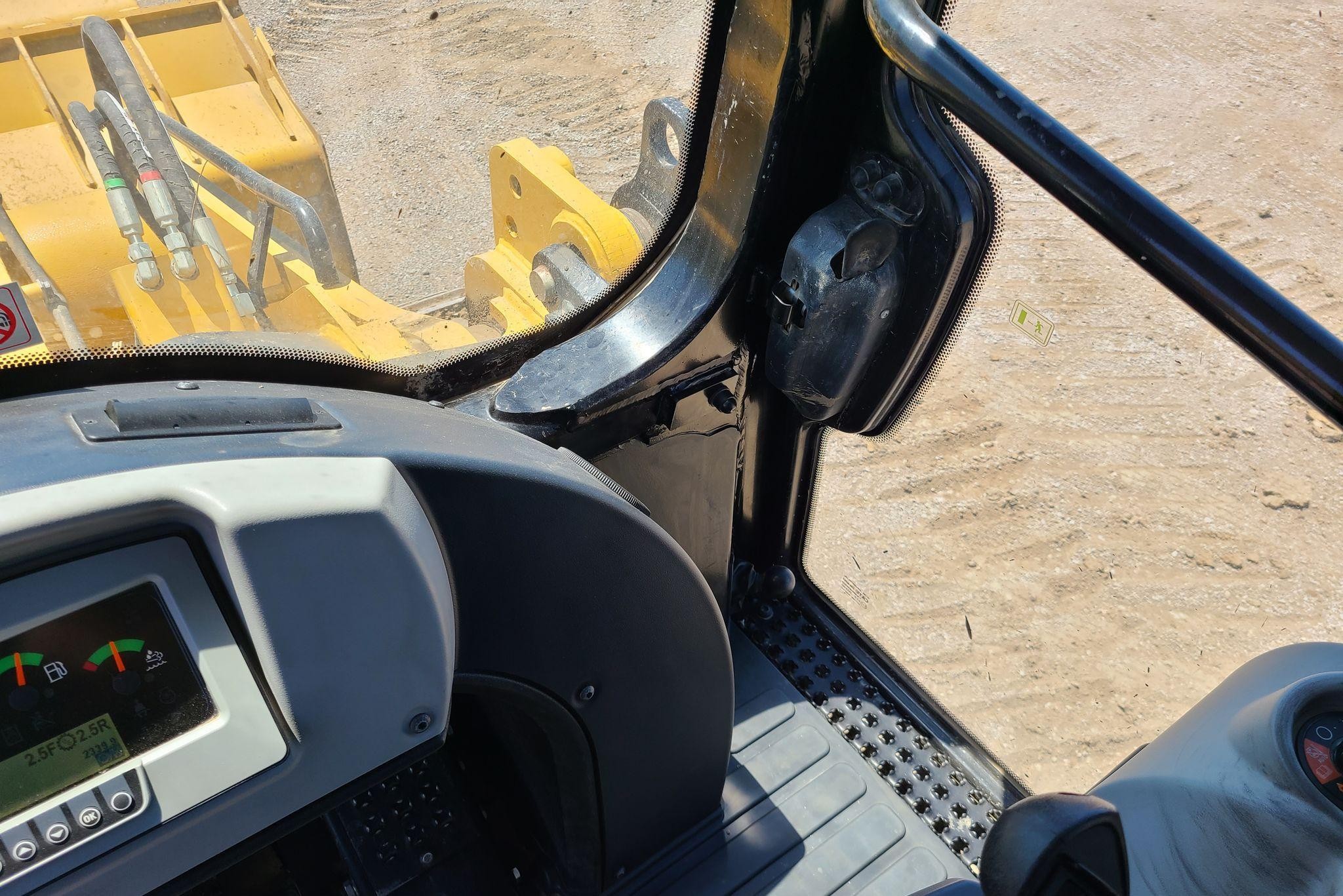 gallery 2018 Caterpillar 963K track loader