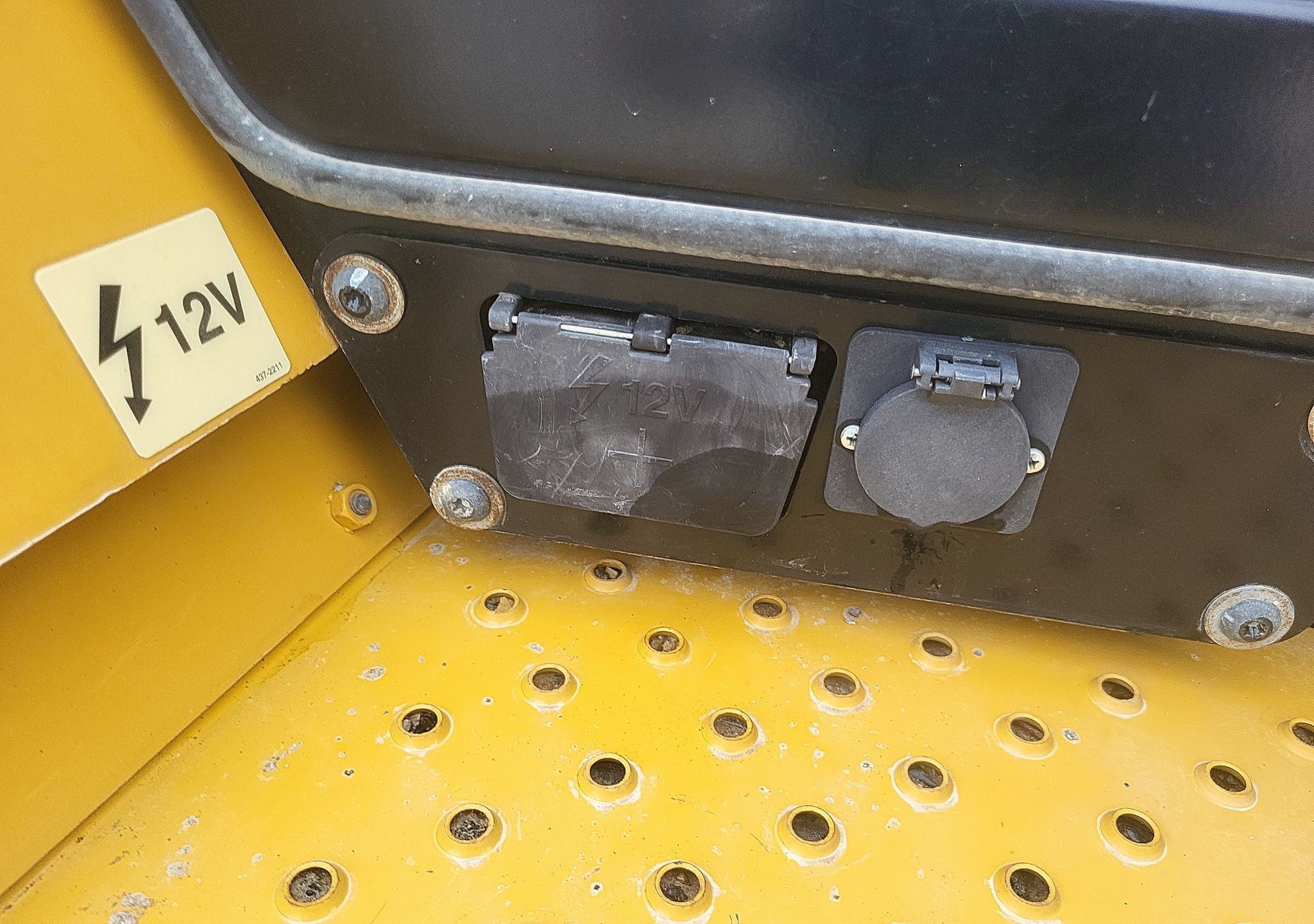 gallery 2018 Caterpillar 420F2 backhoe