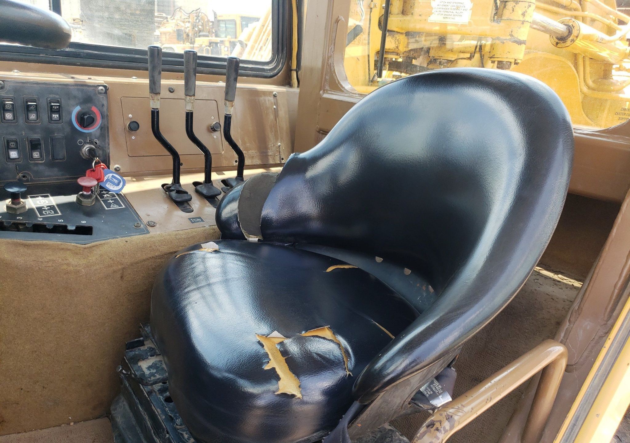 gallery 2006 Caterpillar 615C elevating scraper