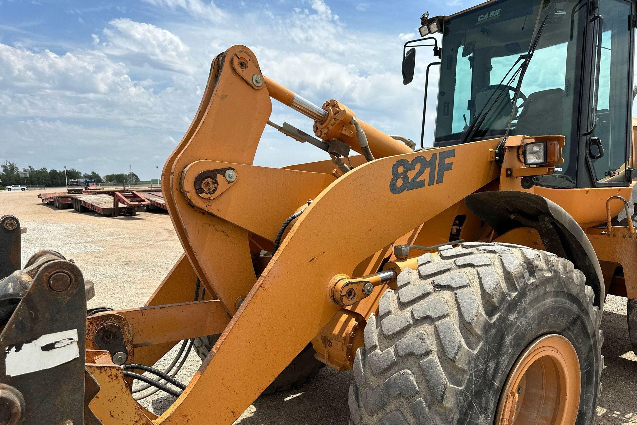 gallery 2011 Case 821F wheel loader