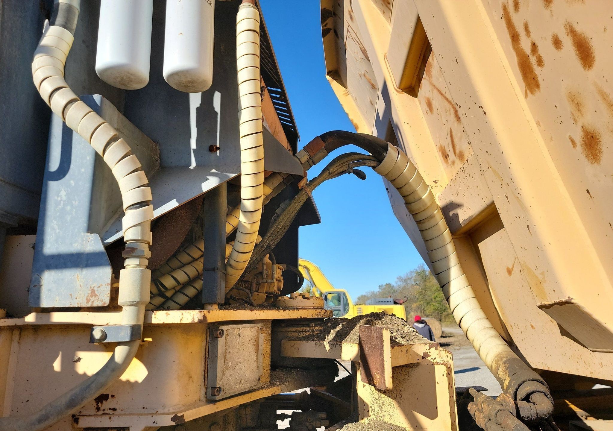 gallery 2001 John Deere 400C haul truck