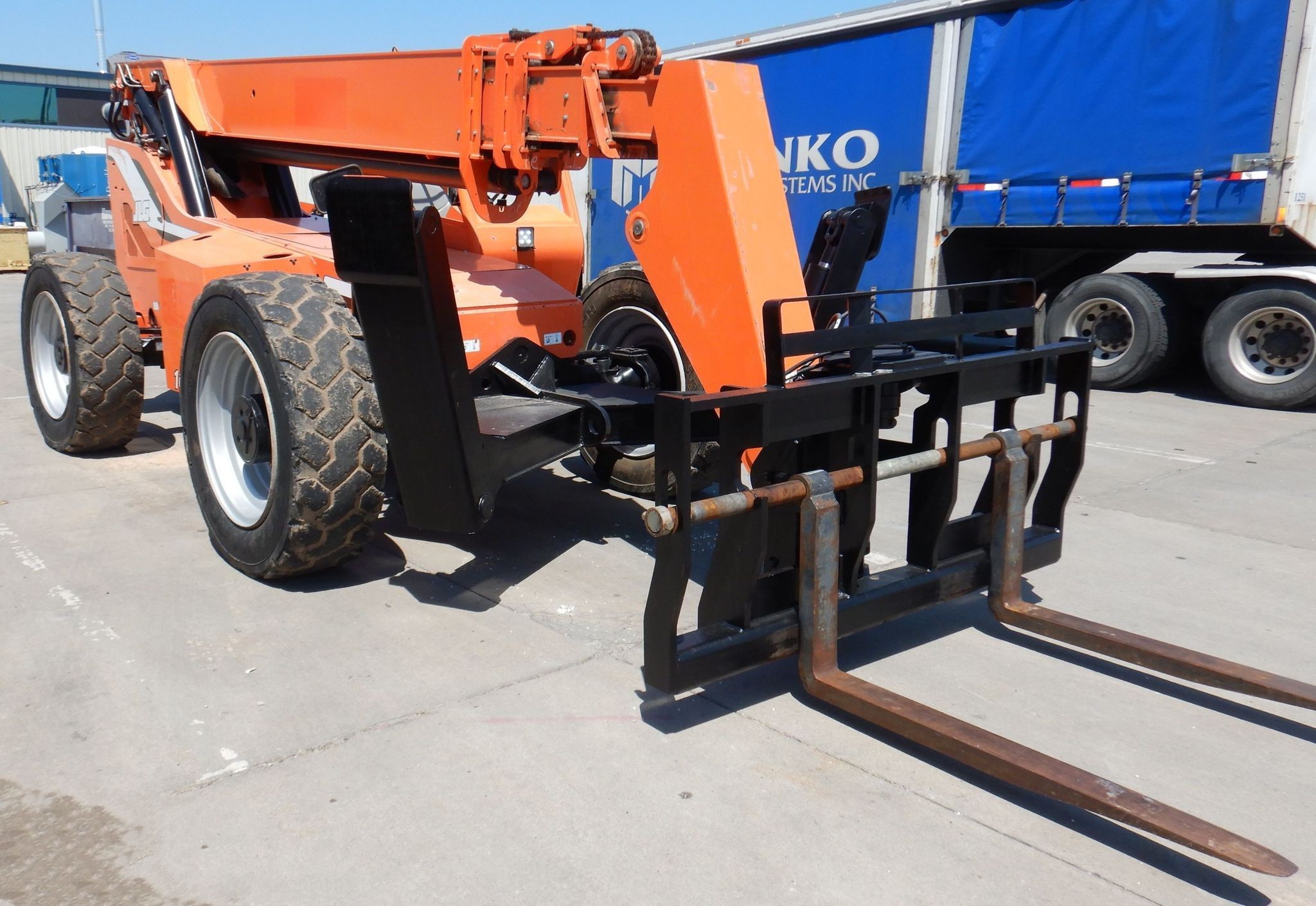 gallery 2012 JLG Skytrak 10054 telehandler