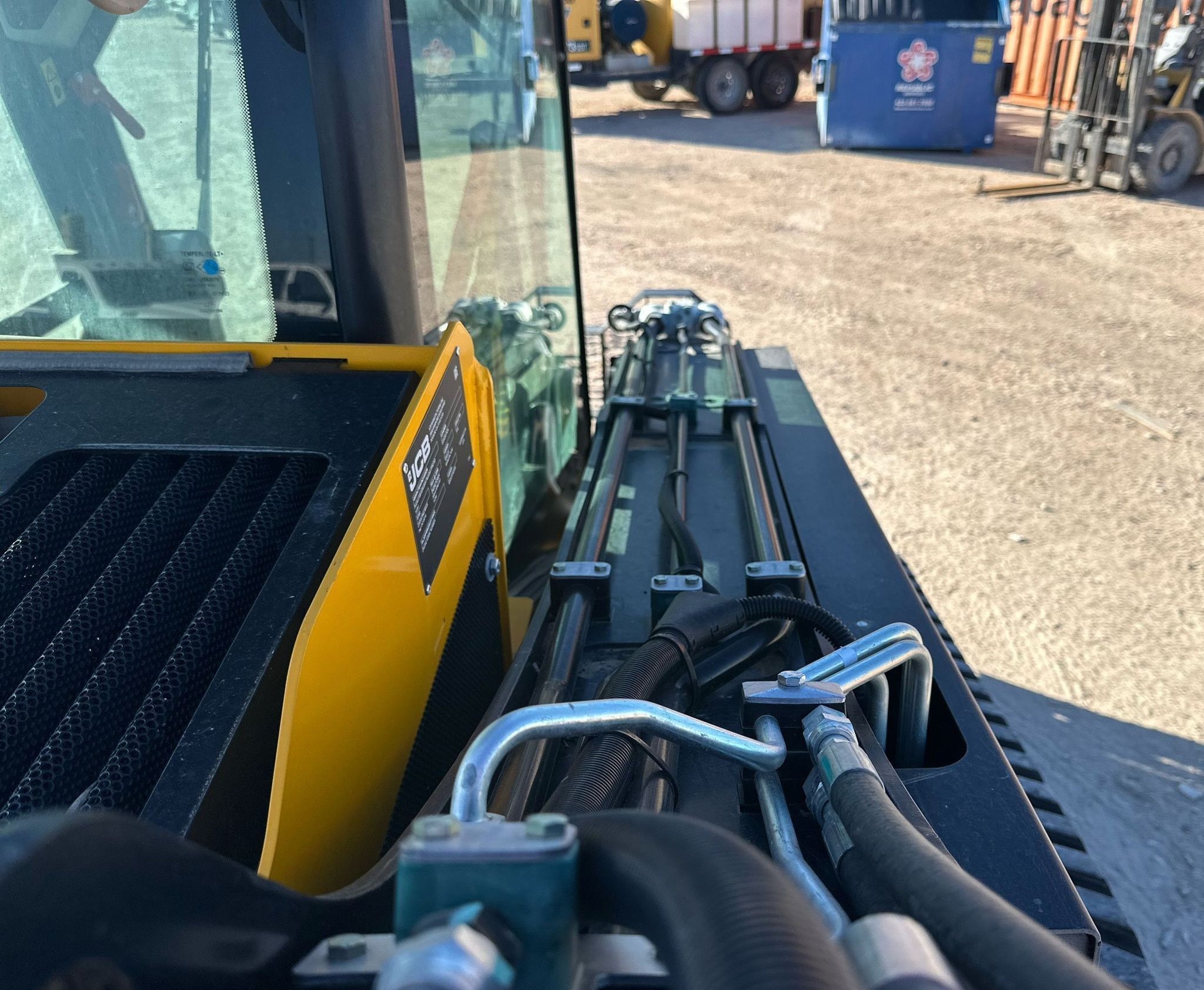 gallery 2022 JCB 3TS-8T tracked skid steer loader