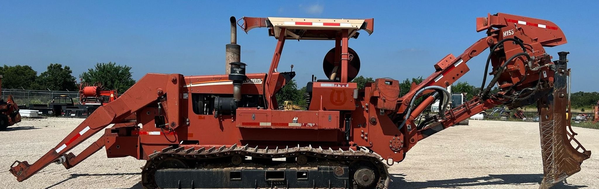 gallery 2006 Ditch Witch HT185 cable plow