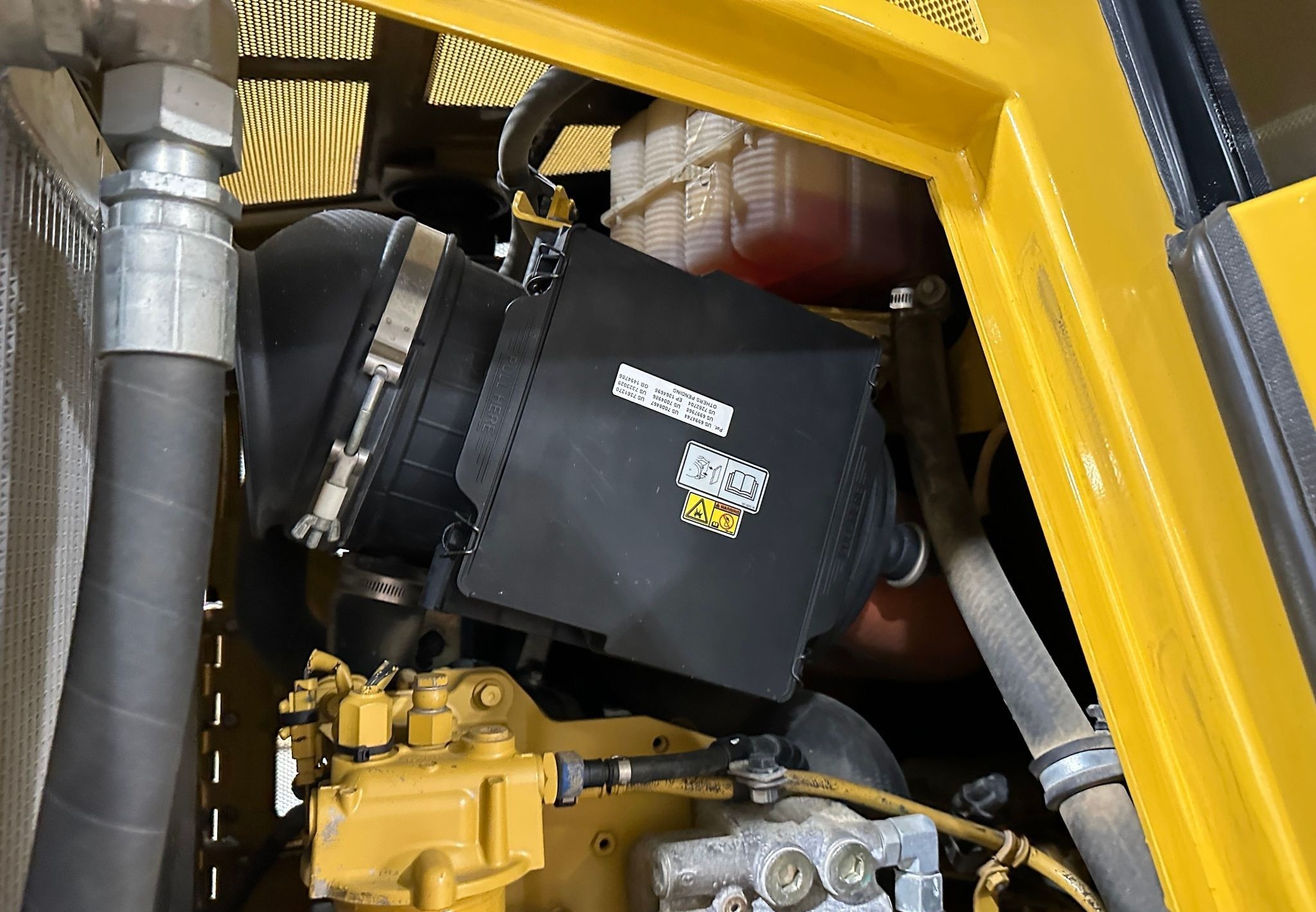 gallery 2016 Caterpillar 953D track loader