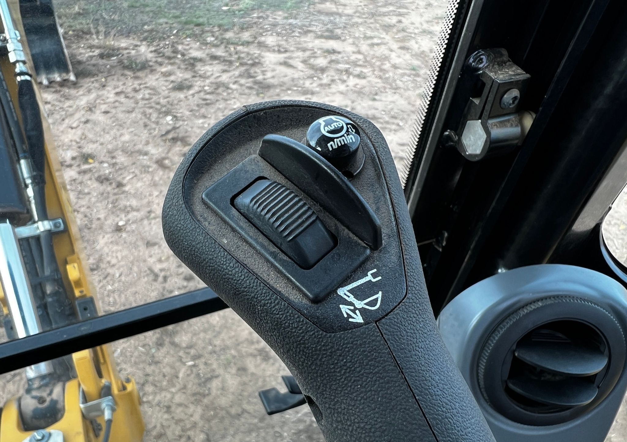 gallery 2019 Caterpillar 420F2 IT backhoe