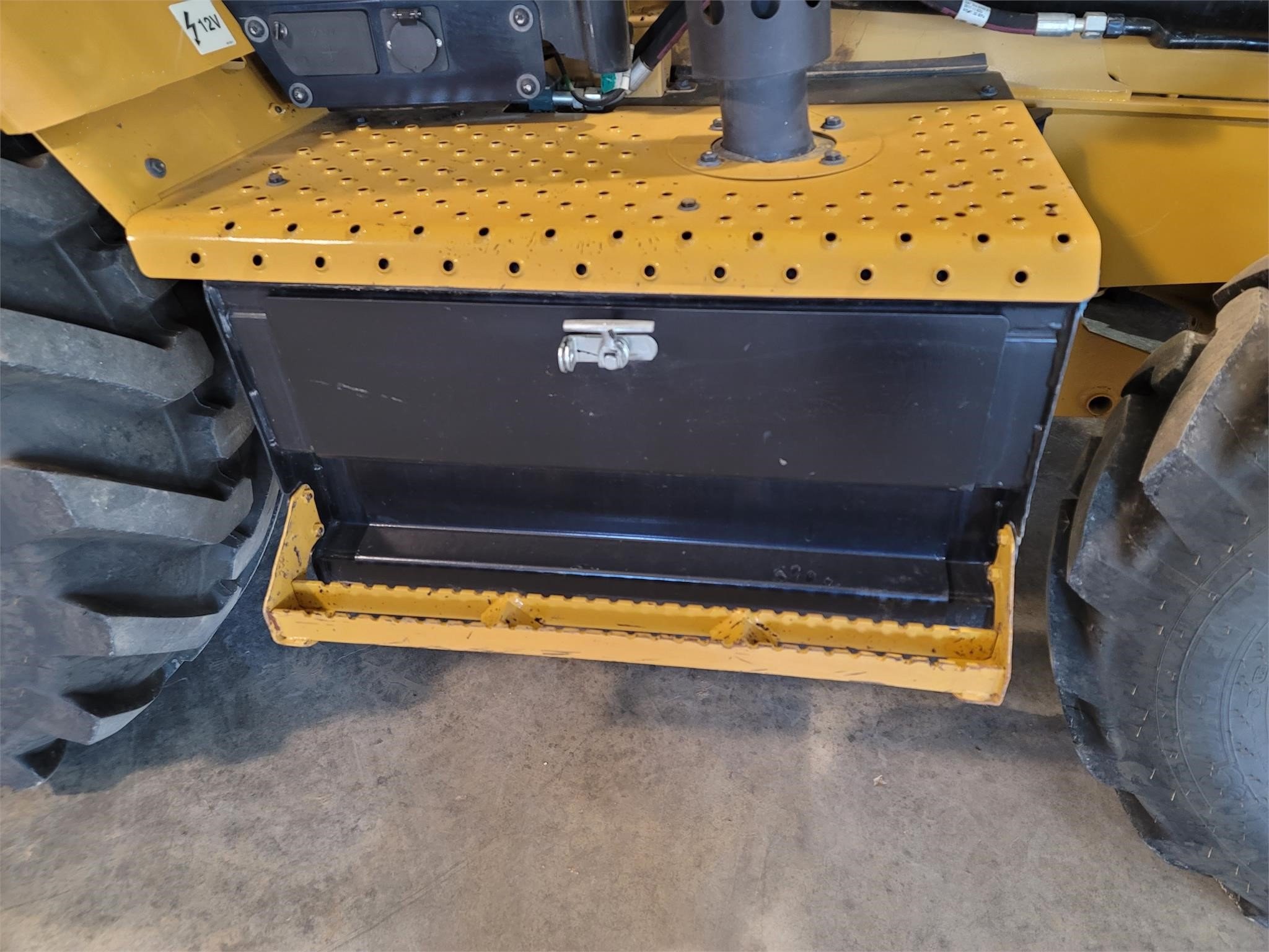 gallery 2018 Caterpillar 420F2 Backhoe