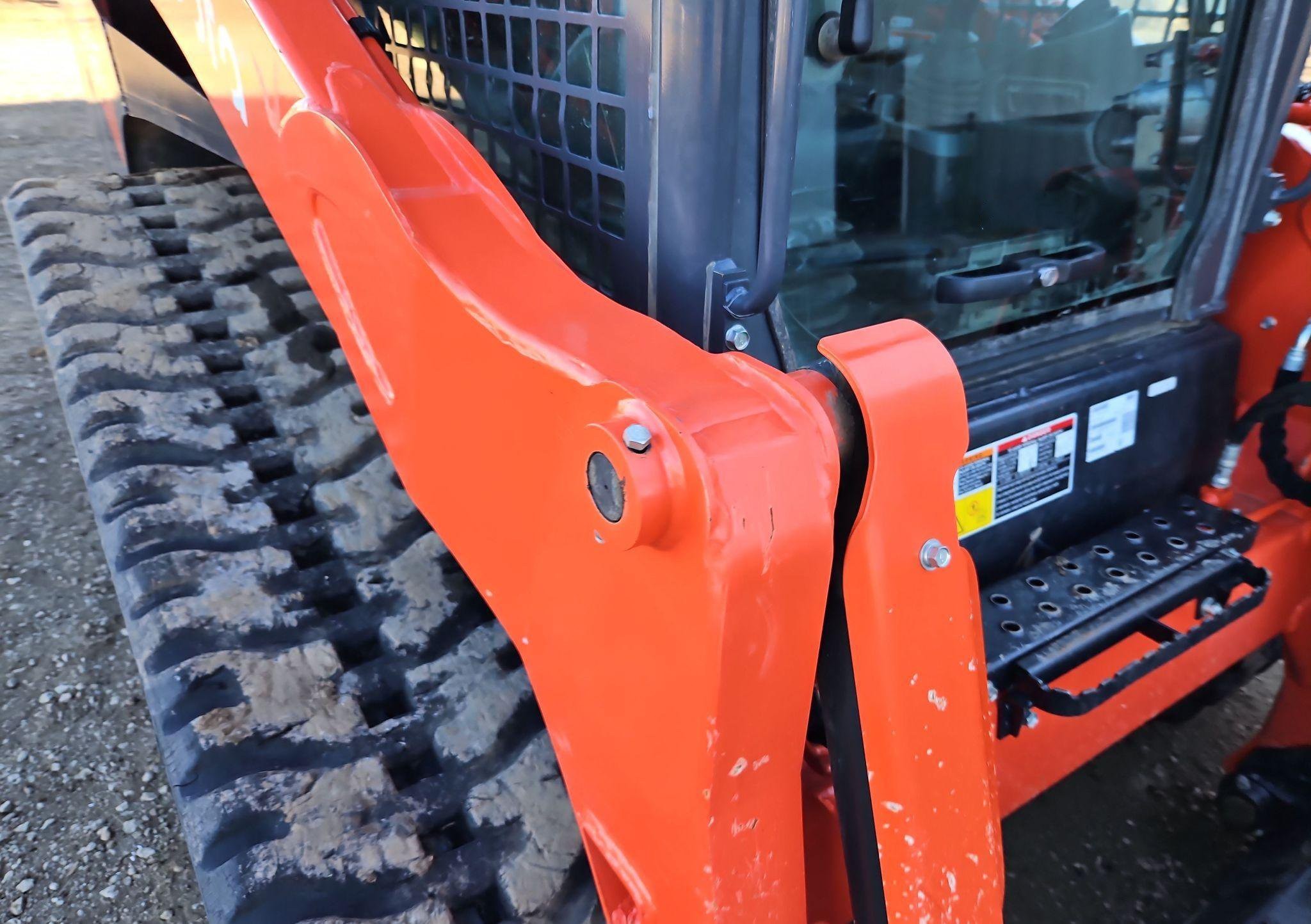 gallery 2022 Kubota SVL97-2 tracked skid steer loader