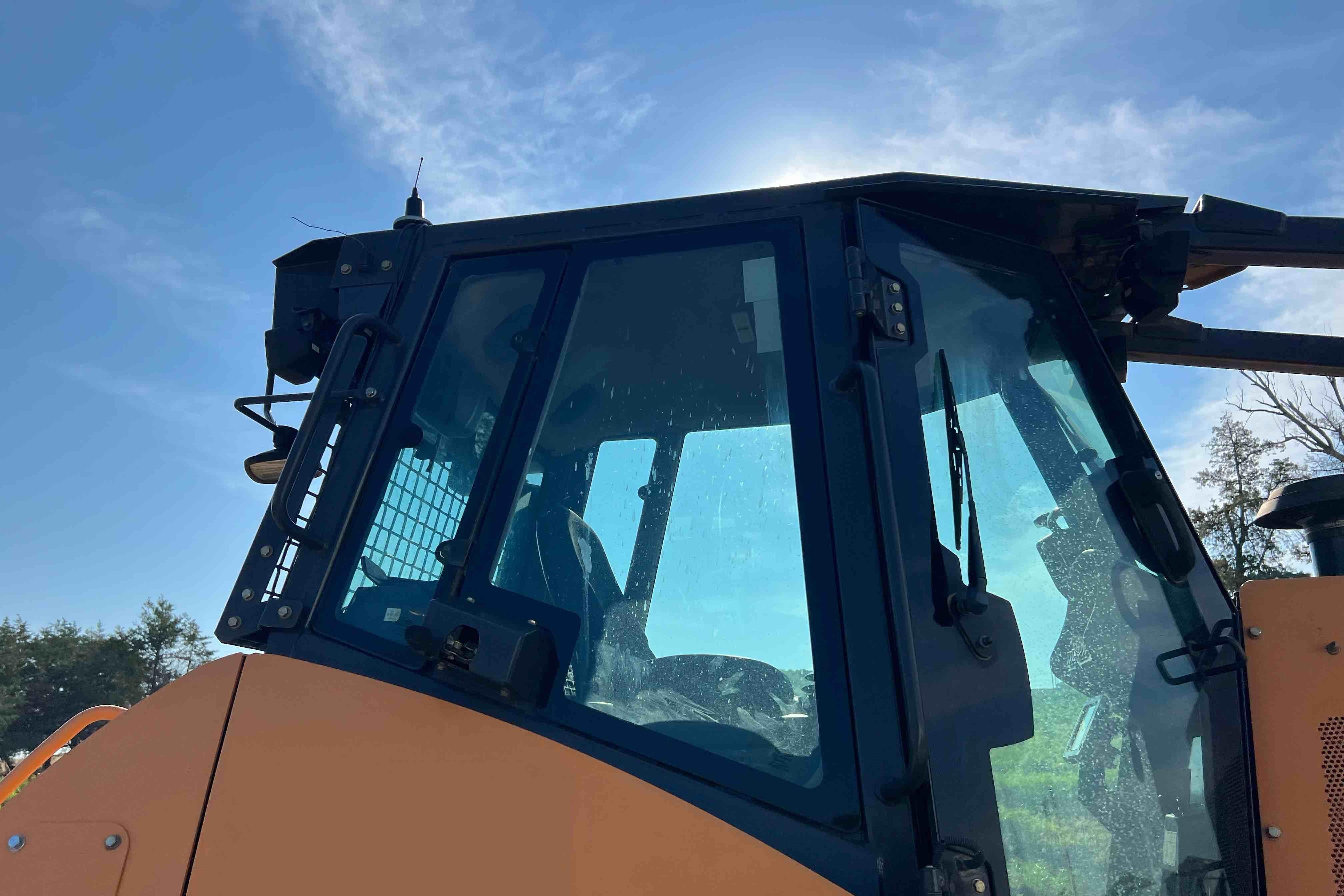 gallery 2017 Case 1150M LGP Crawler Dozer