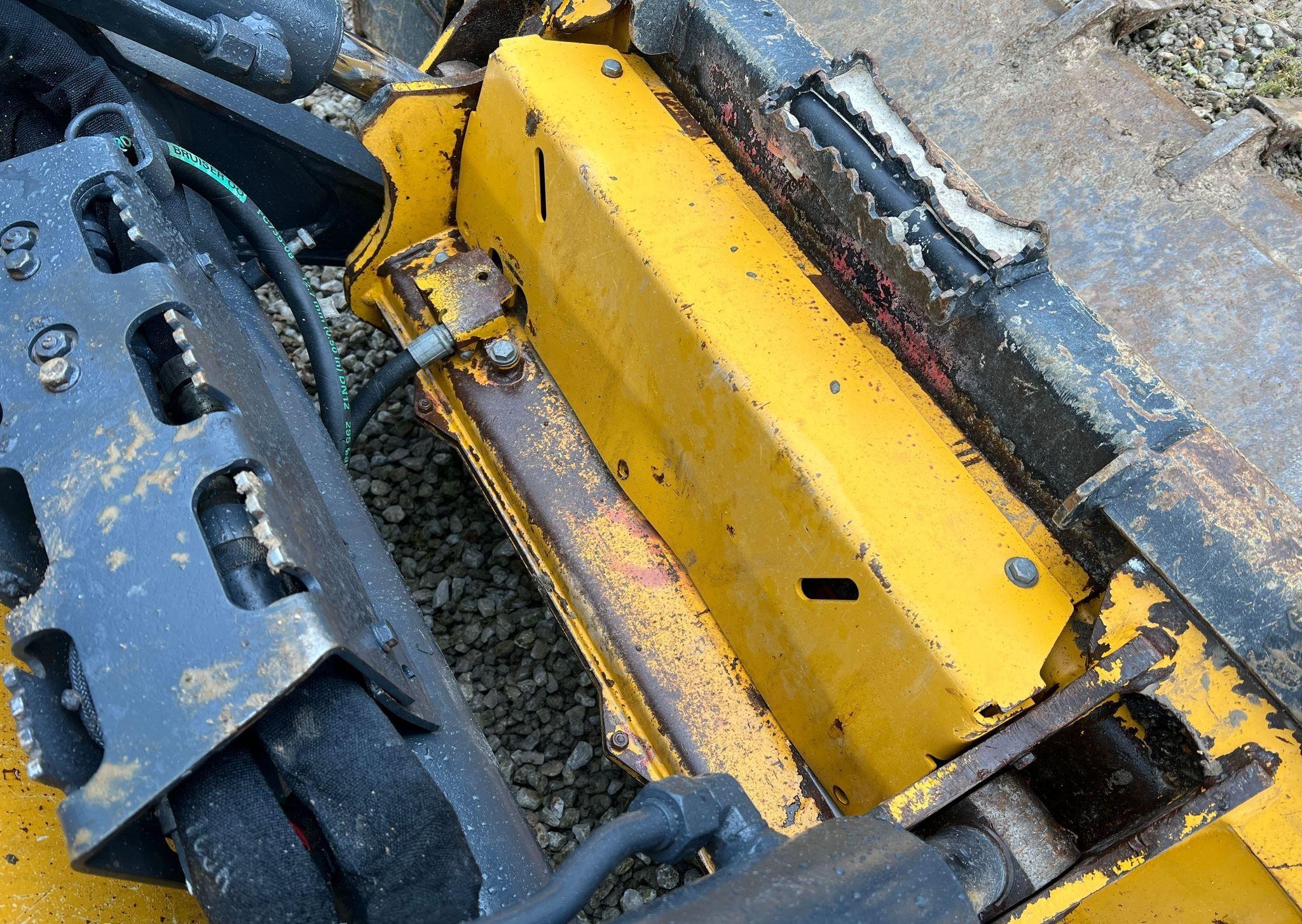 gallery 2017 John Deere 333G skid steer loader
