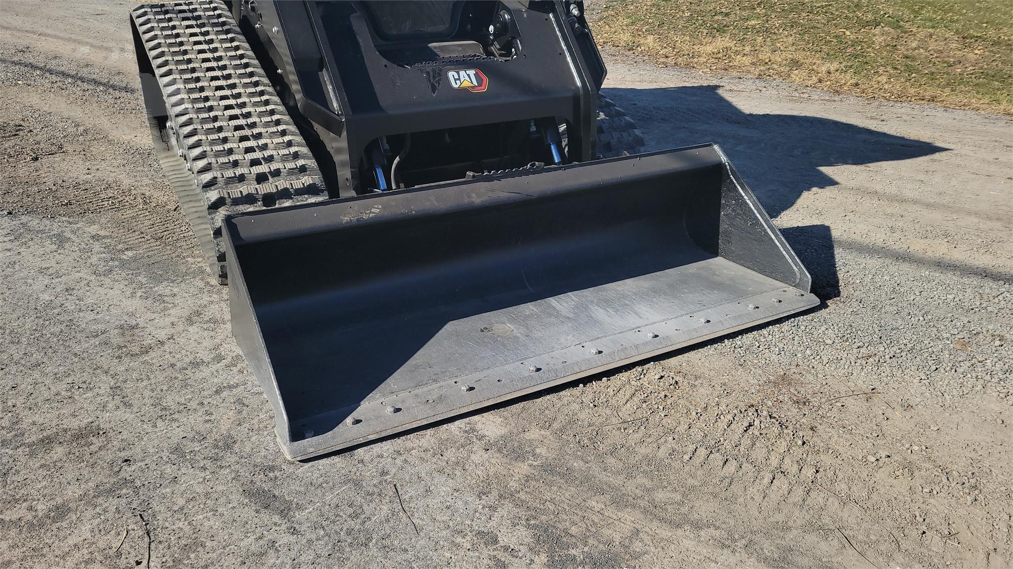 gallery 2017 CATERPILLAR 299D2 Skid Steer
