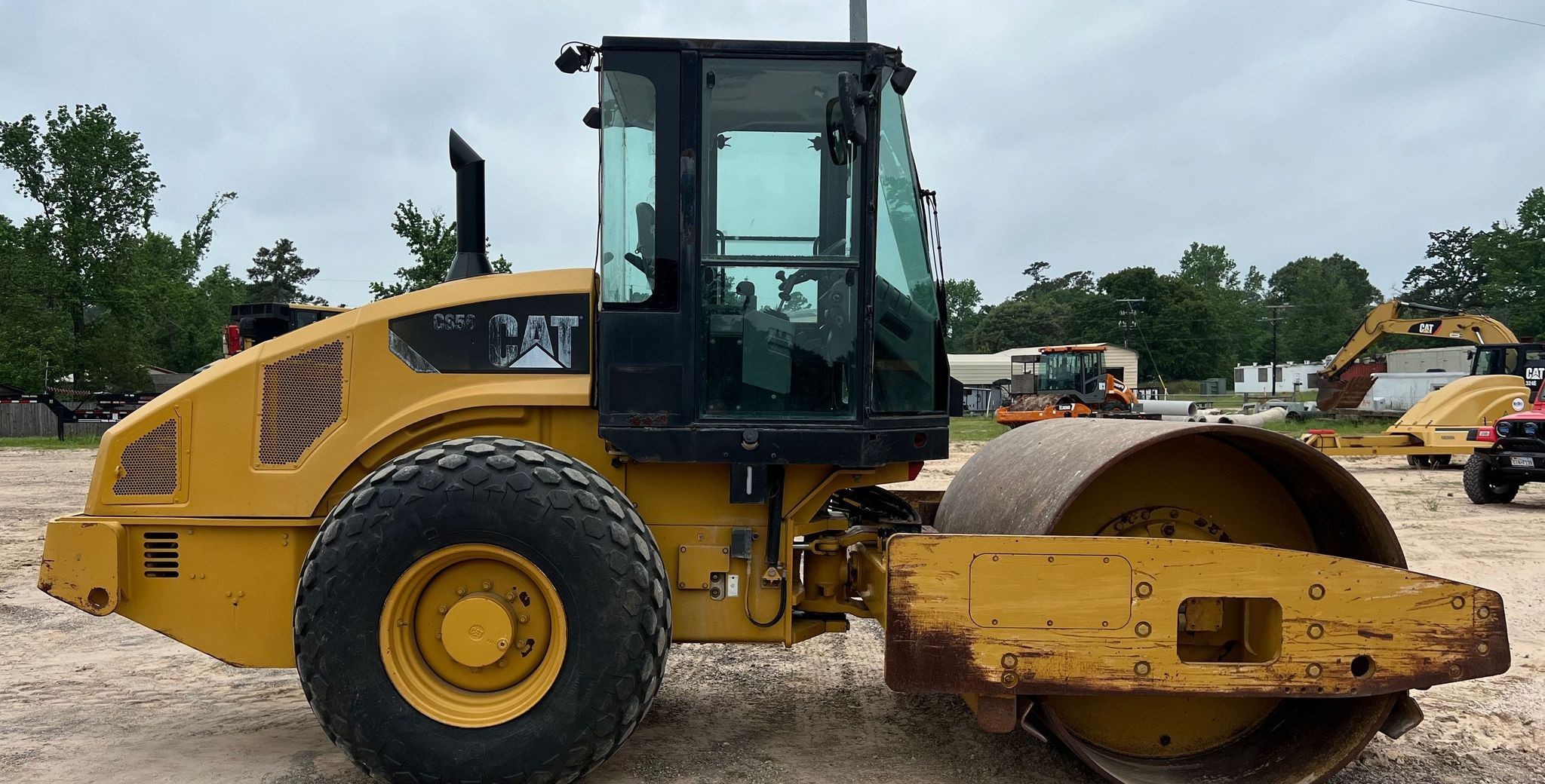 gallery 2008 Caterpillar CS56 single drum vibratory roller