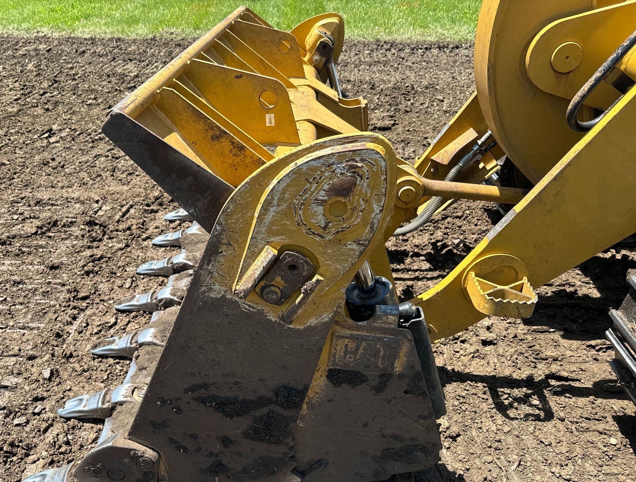 gallery 2016 Caterpillar 953D track loader