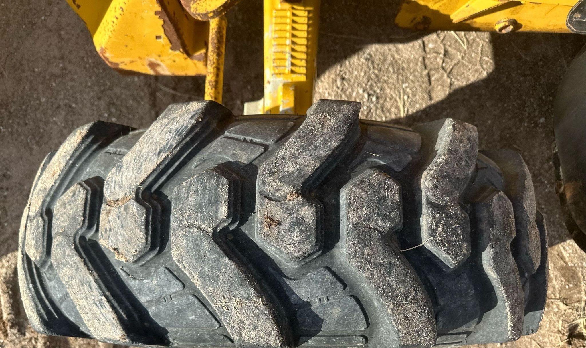 gallery 2015 Caterpillar 420F backhoe