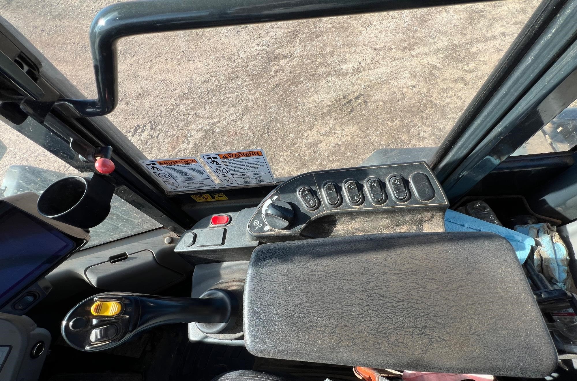 gallery 2016 Komatsu WA270-8 Wheel Loader WAttachments