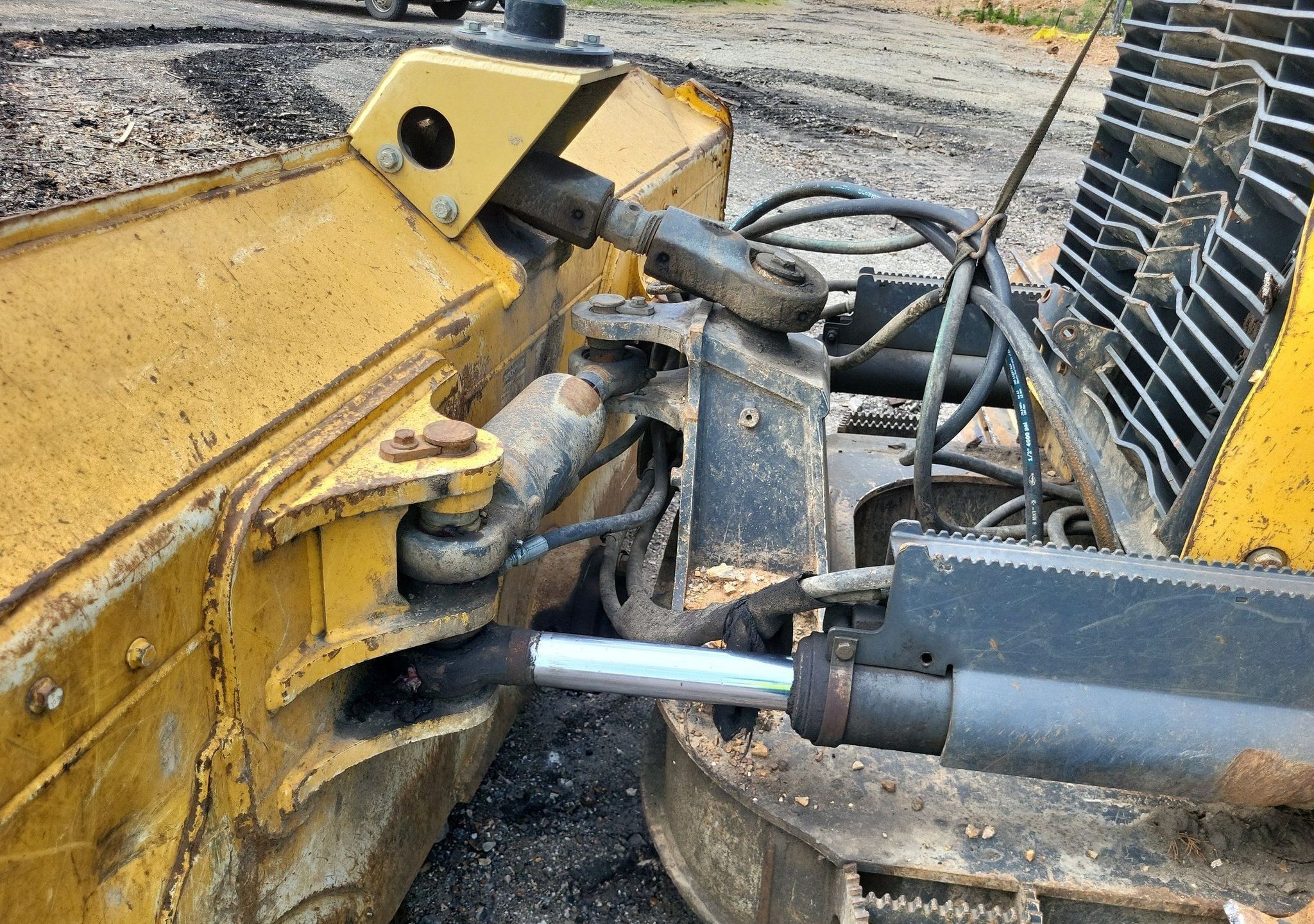 gallery 2015 John Deere 700K LGP dozer
