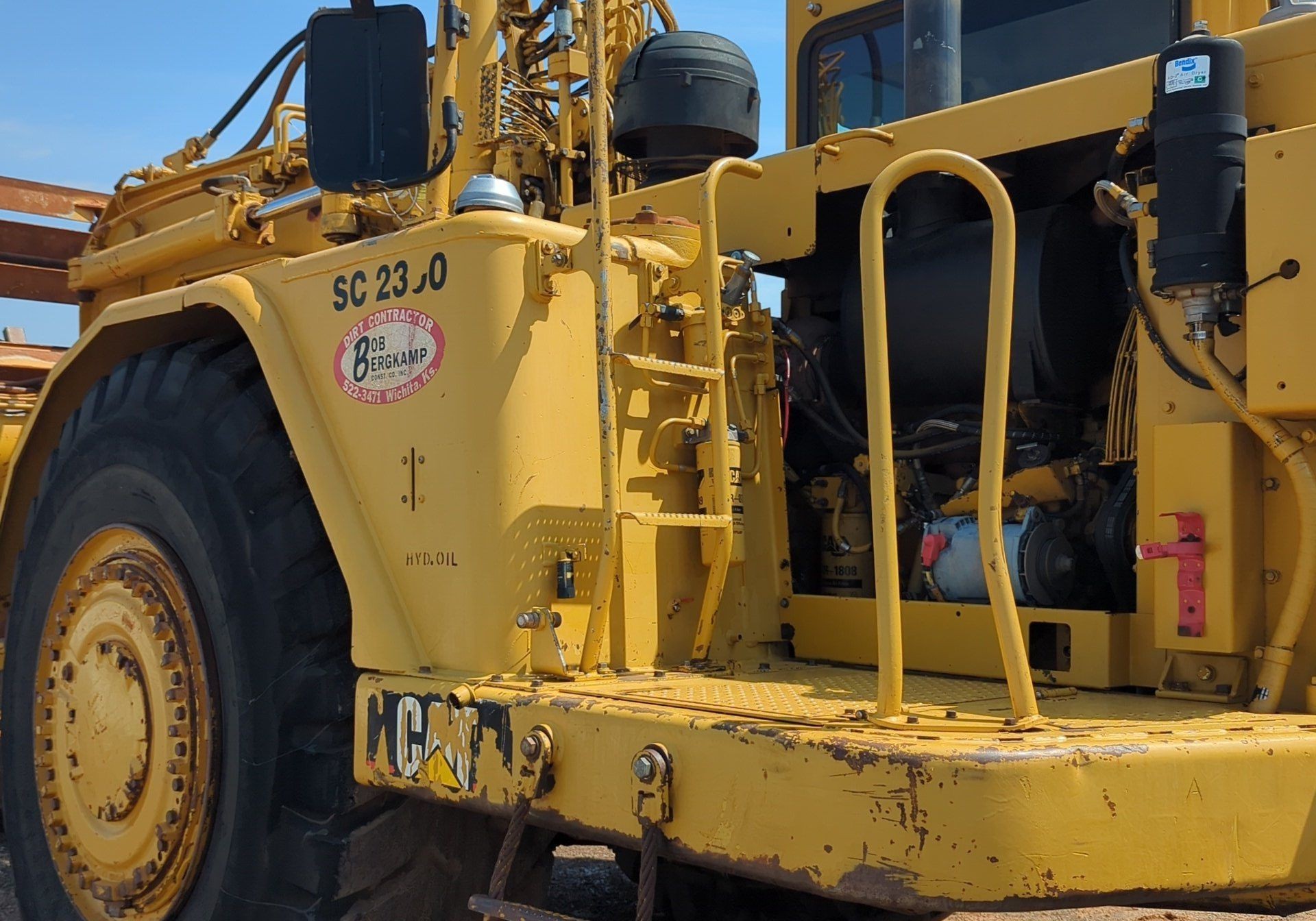 gallery 1995 Caterpillar 623F Elevating Scraper