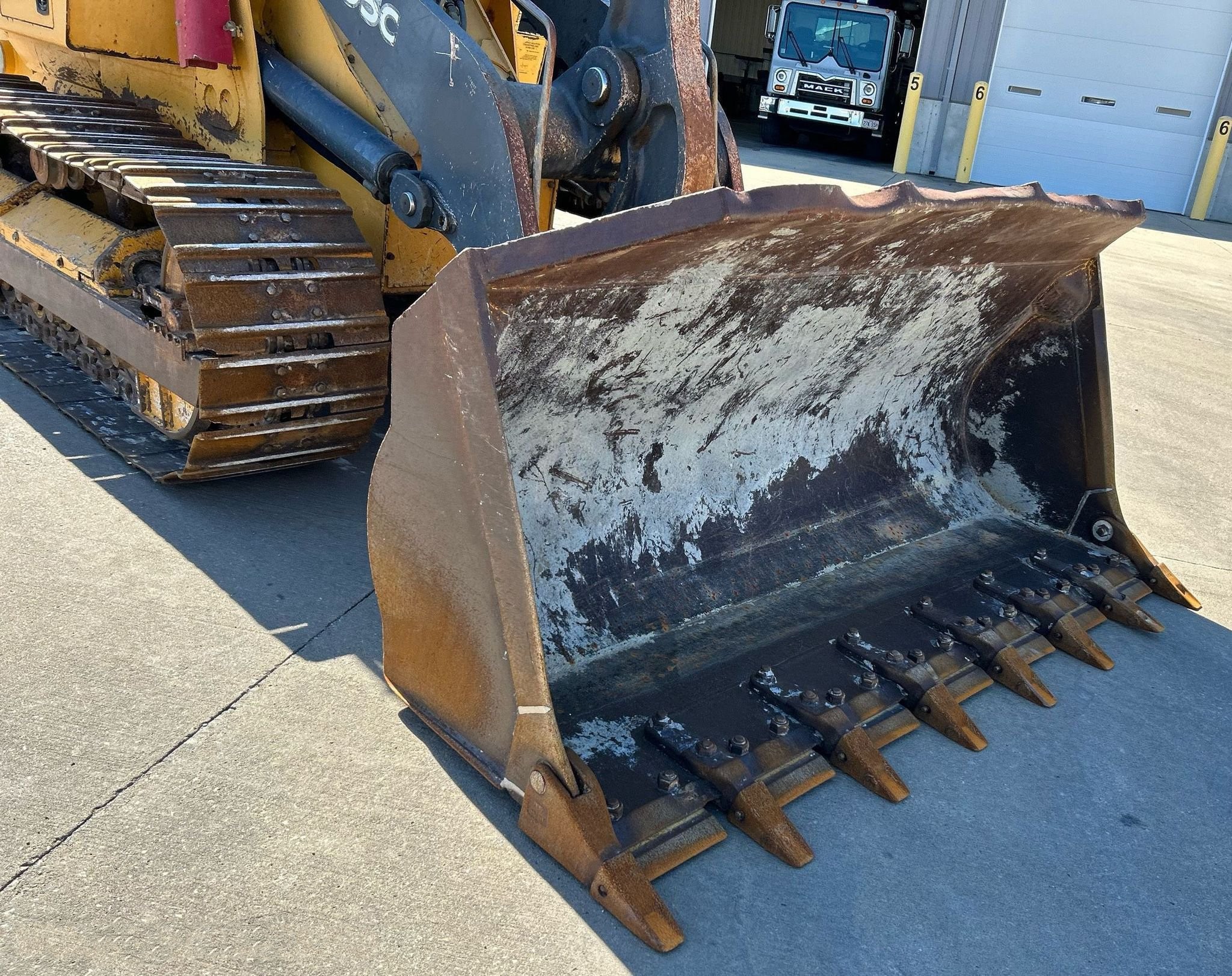 gallery 2012 John Deere 605C track loader