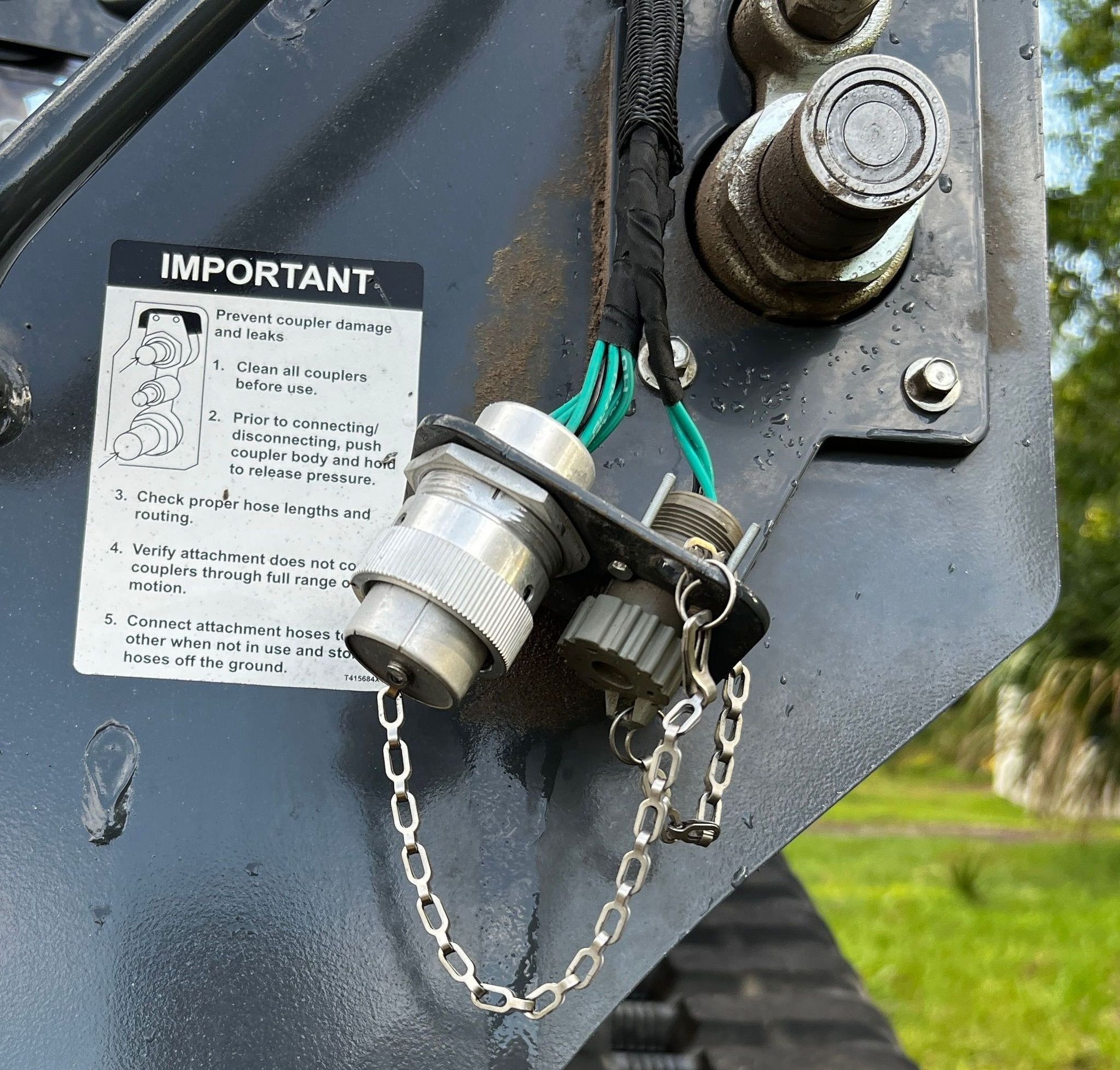 gallery 2022 John Deere 325G tracked skid steer