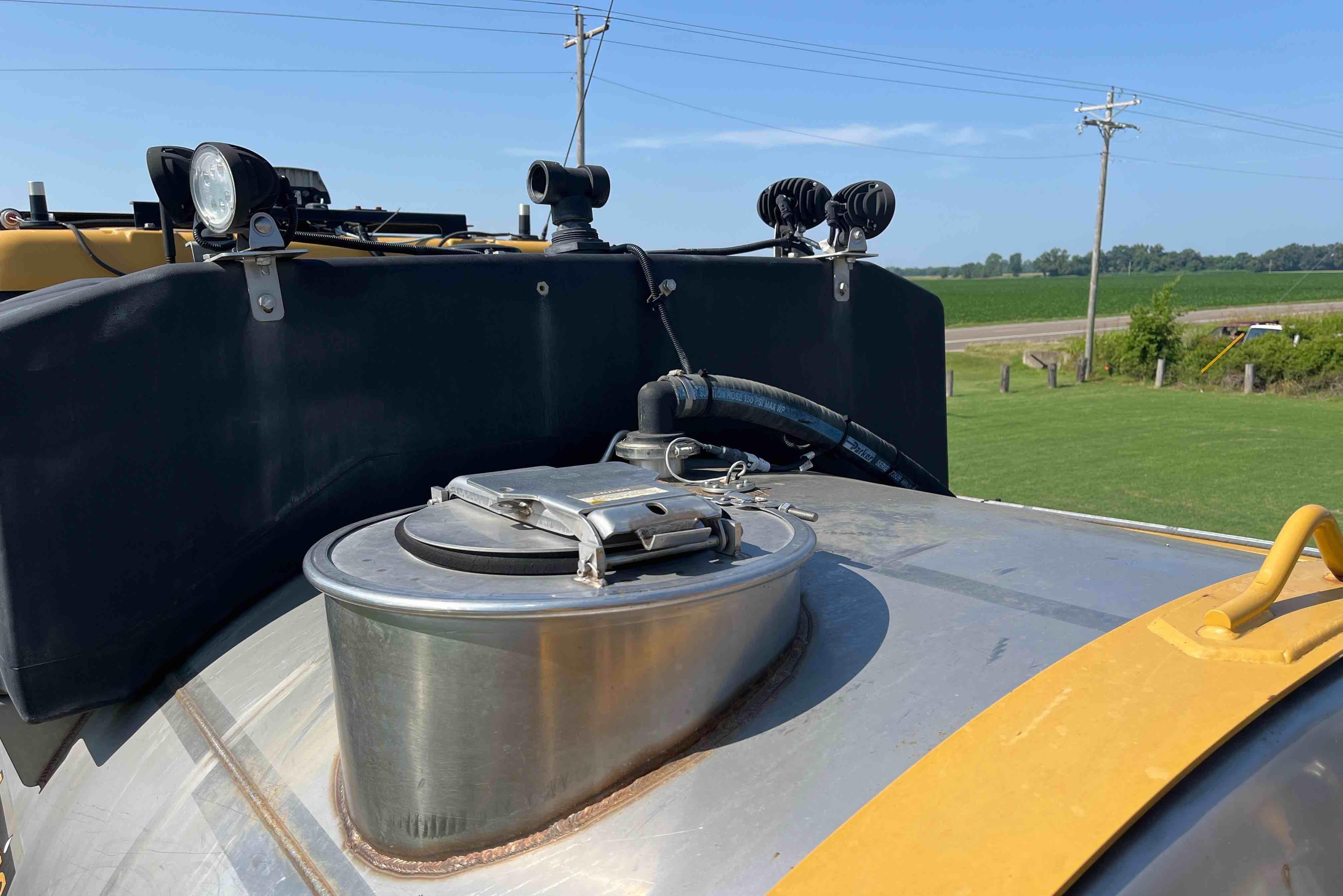 gallery 2019 RoGator RG1300C Self-Propelled Sprayer